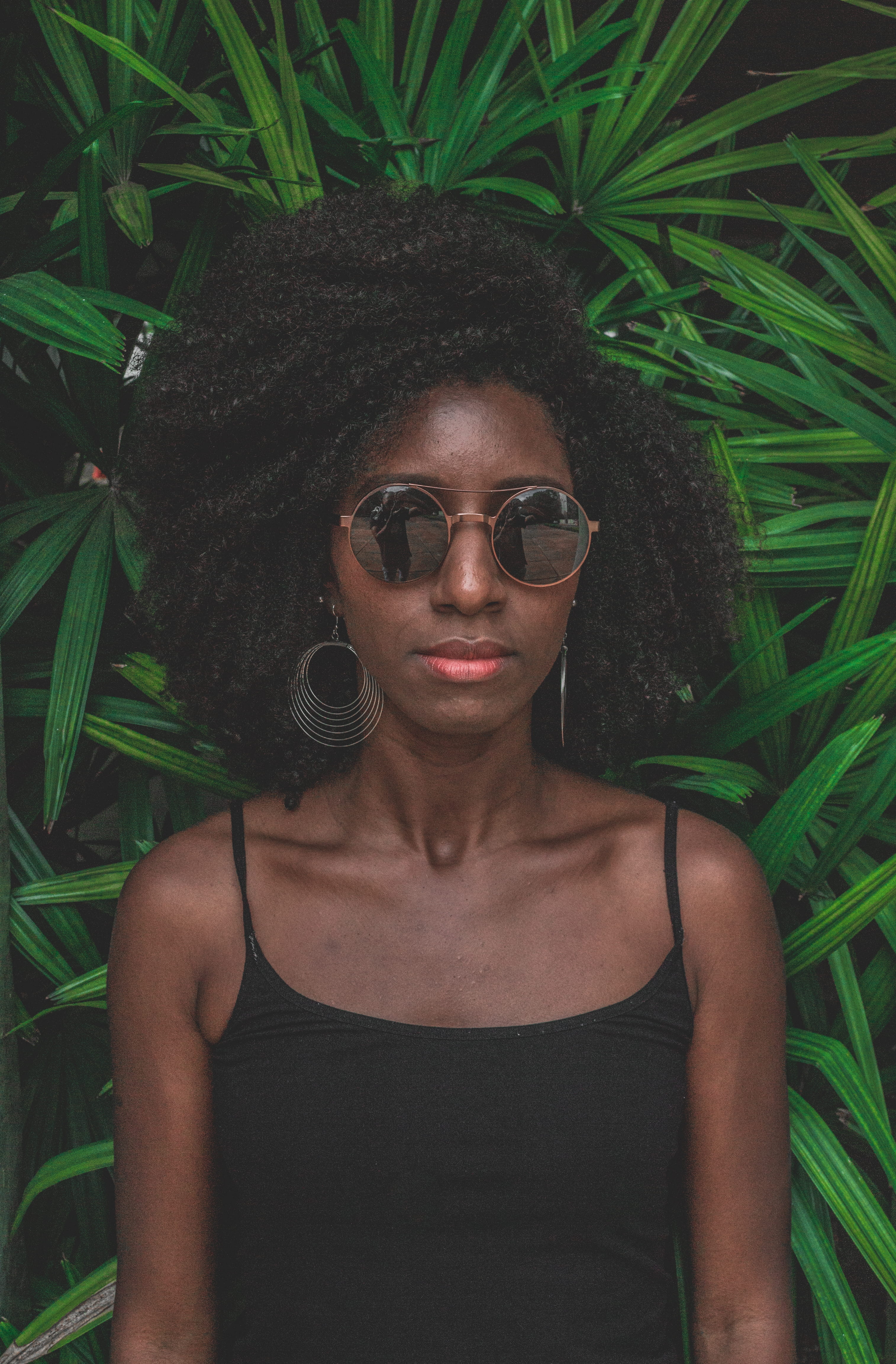 young adult, hair, adult, lifestyles, women, looking at camera, waist up, green, female, front, pottery, woman, portrait, human, hairstyle, flora, vase, Phone HD Wallpaper