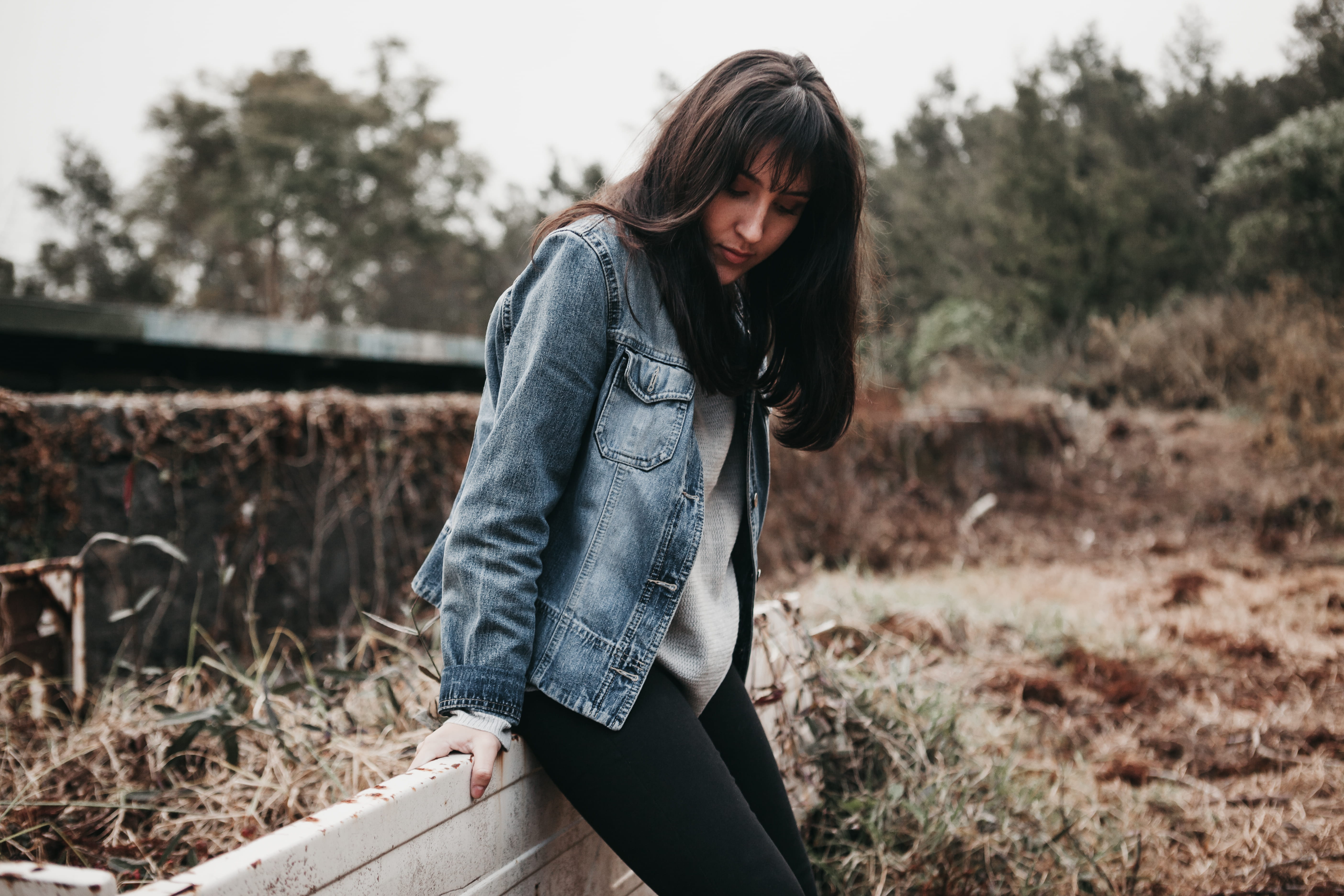 blue, contemplation, young women, standing, fence, soil, field, person, pants, blazer, casual clothing, human, lifestyles, jacket, réunion, 5K, transportation, HD Wallpaper