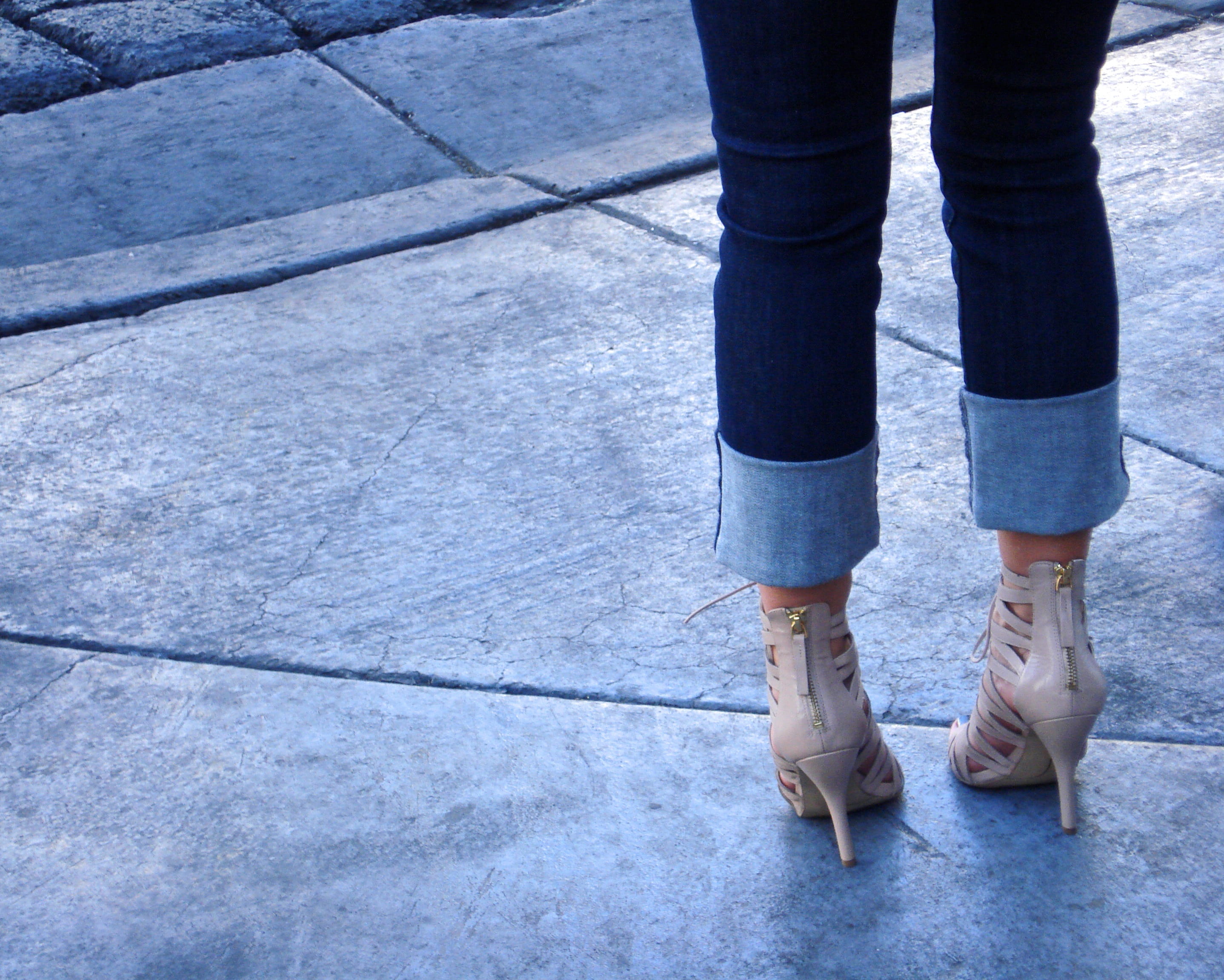 concrete, one person, women, footwear, standing, shoe, pavement, people, style, human foot, denim, jeans, leisure activity, body part, blue, woman, heals, HD Wallpaper
