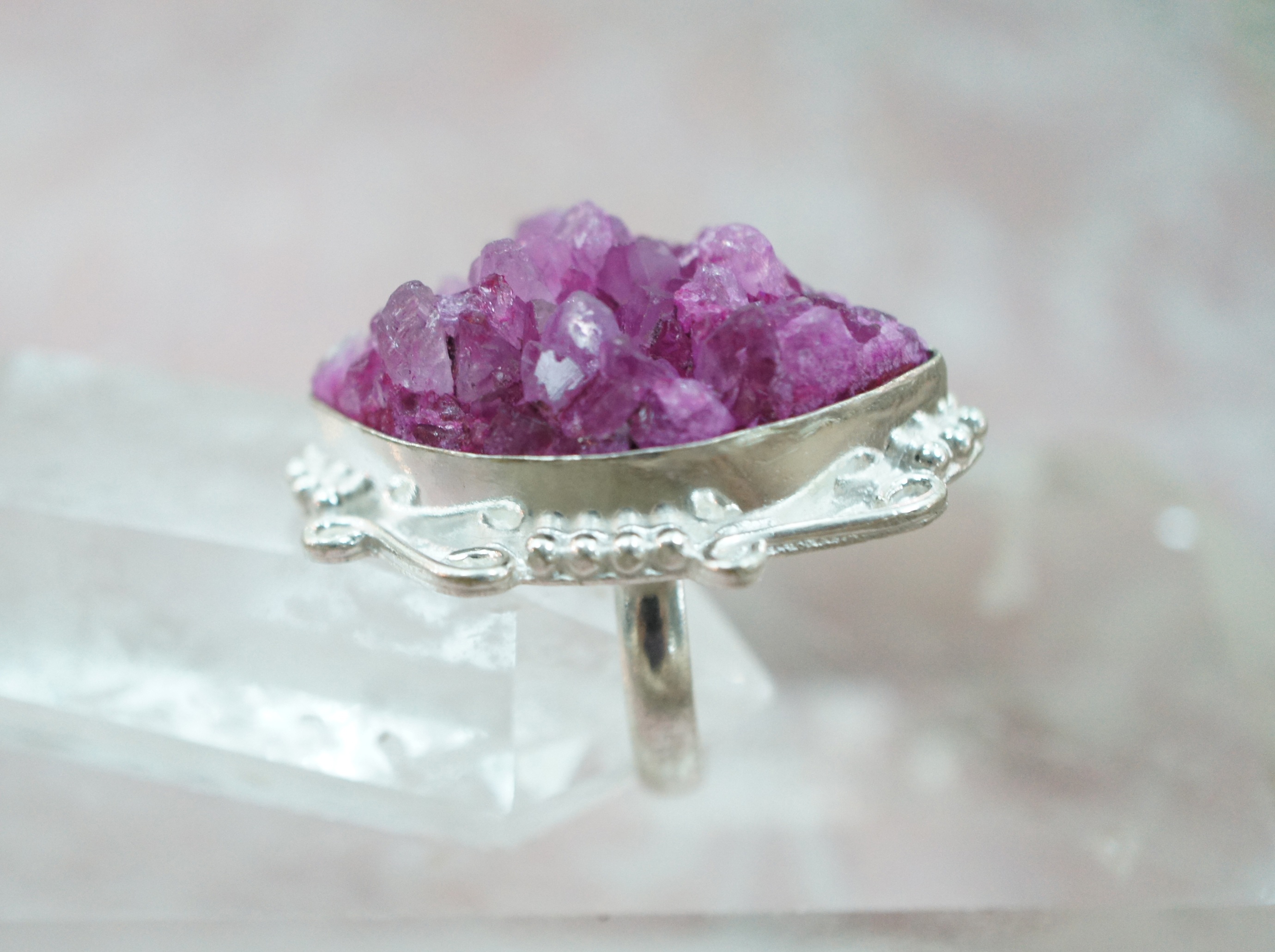 food, silver colored, table, point, stone, no people, mineral, nature, selective focus, wealth, photography, drusy, gemstone, still life, solar quartz, HD Wallpaper