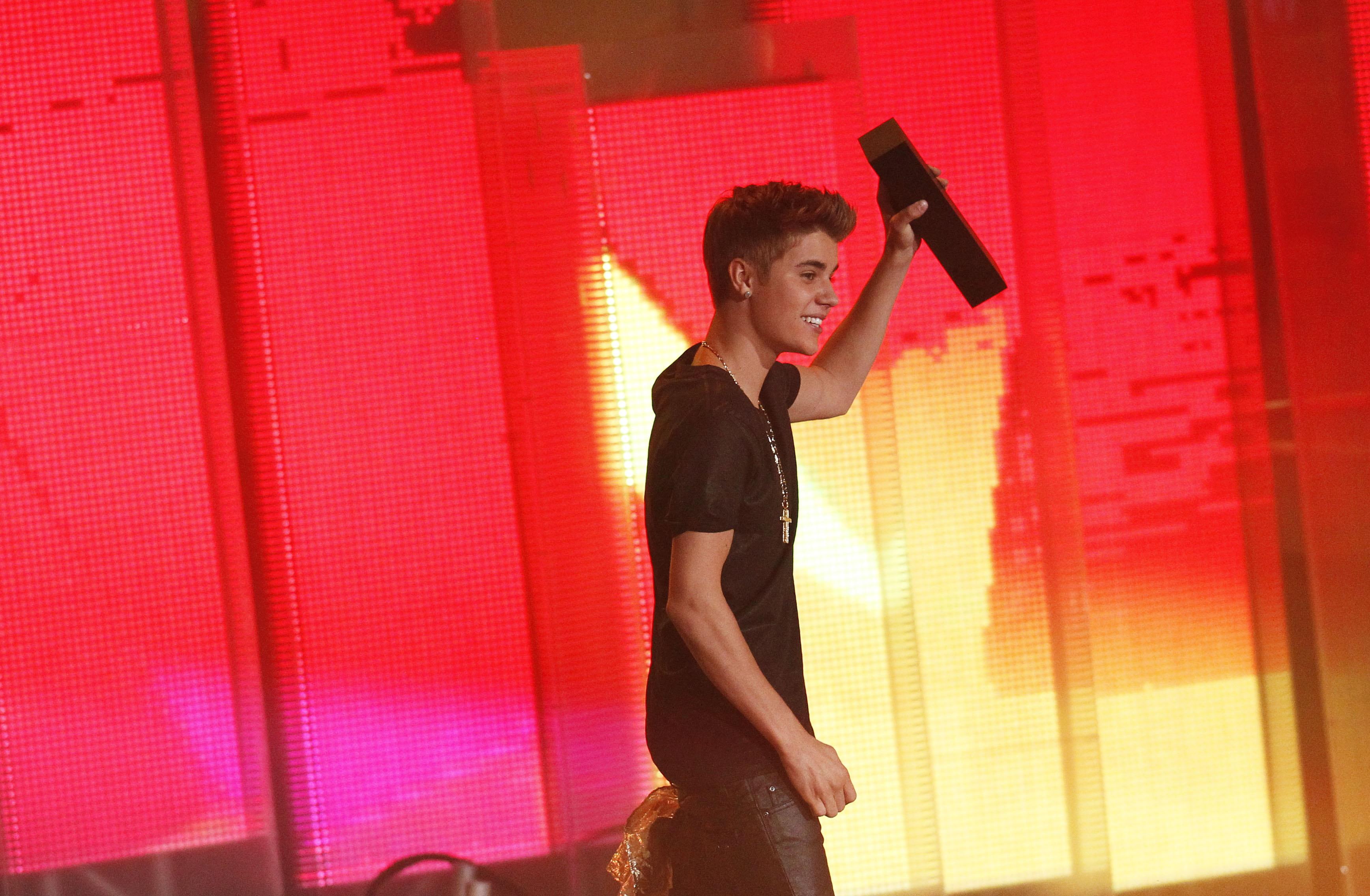 celebrity, joy, justin bieber, performance, award, justin, bieber, 2K, HD Wallpaper