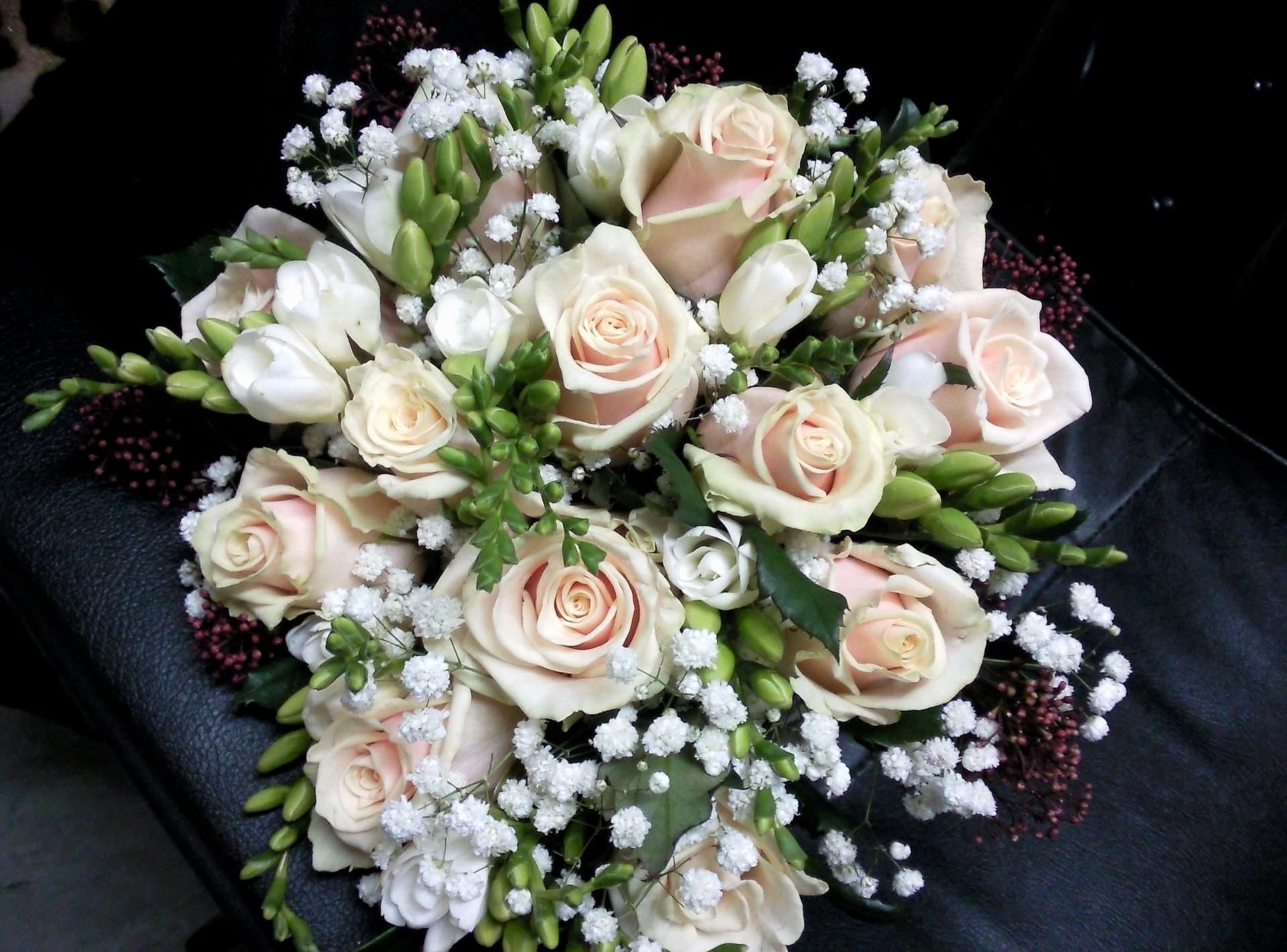 romance, 1080P, petal, leaf, beauty, married, celebration, white, backgrounds, flower arrangement, love, plant, bouquet, bride, gypsophila, flowering plant, HD Wallpaper