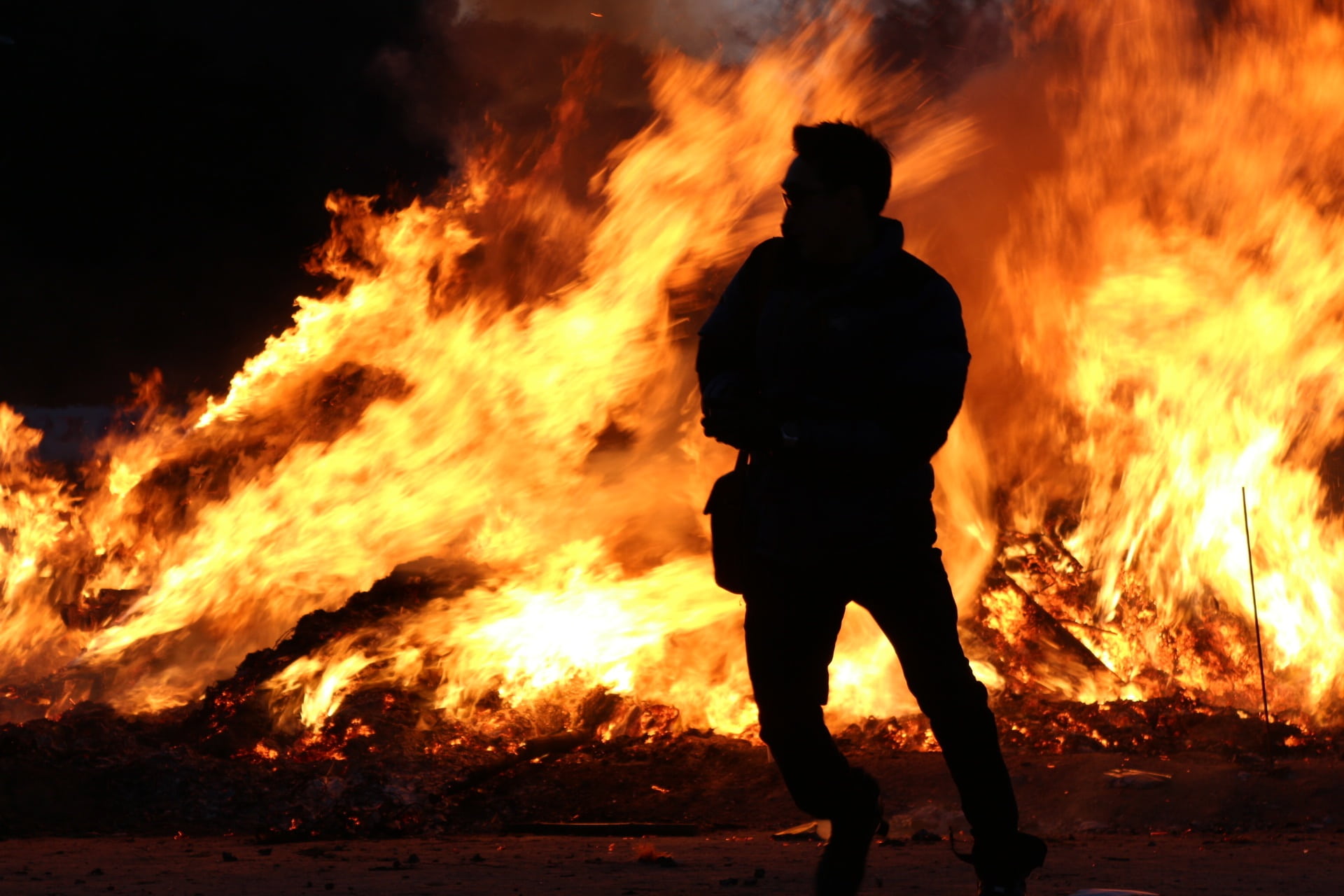 standing, daeboreum, motion, full length, burning, bonfire, night, 1080P, communication, danger, red, burning look, occupation, risk, warning sign, nature, HD Wallpaper