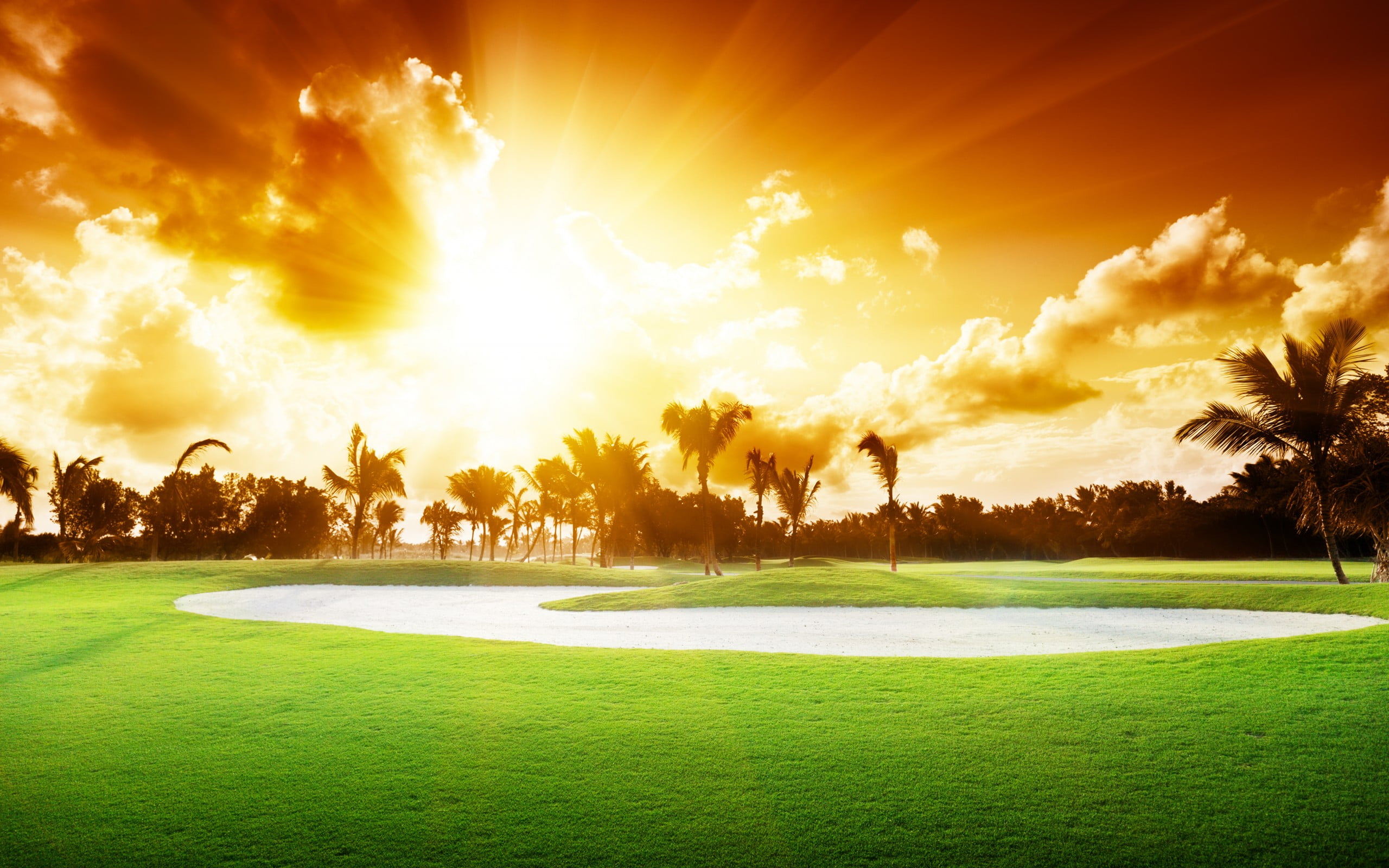 golf course, lawn, activity, 2K, plant, course, sky, putting green, beautiful, lens flare, green color, sunlight, no people, cloud - sky, beauty in nature, HD Wallpaper