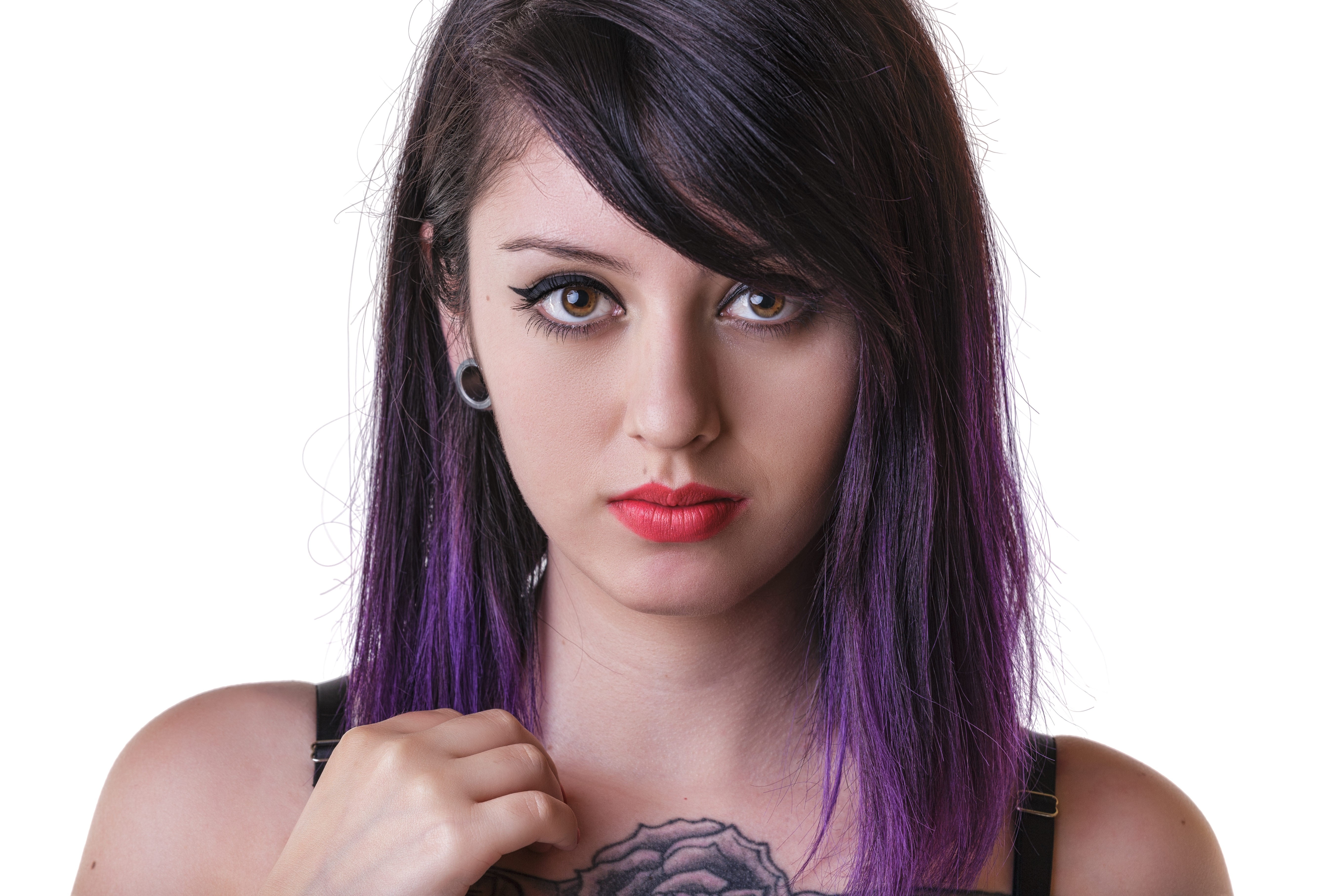 5K, tattoo, studio shot, brunette, lifestyles, face, hair, beauty, make-up, eyeshadow, long hair, hairstyle, young women, dyed hair, indoors, fashion, HD Wallpaper