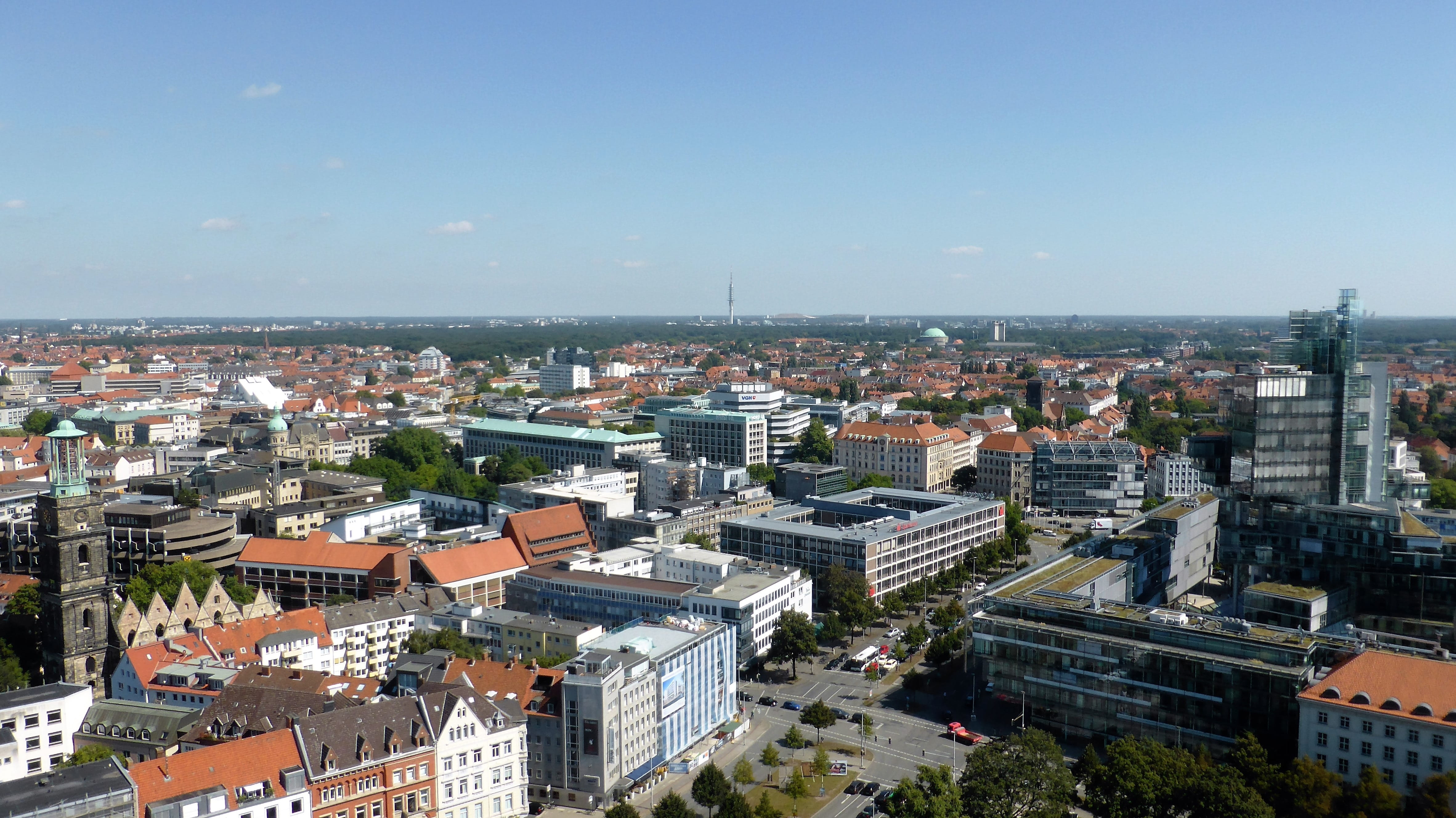 sky, crowd, day, residential district, travel destinations, Hanover, building exterior, crowded, city life, 4K, building, Town, office building exterior, HD Wallpaper