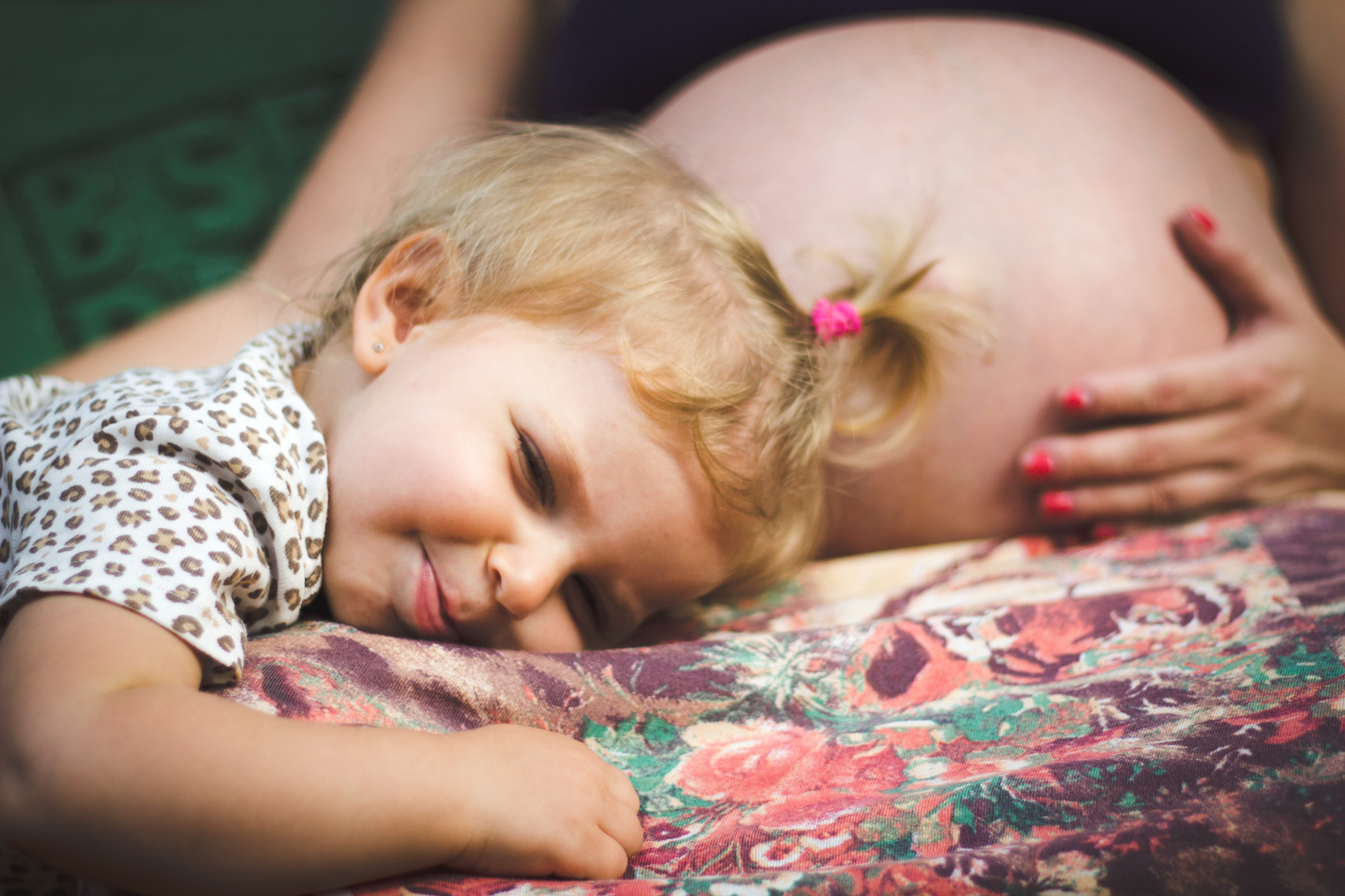 wear, lying down, hairstyle, child, lying, portrait, facial expression, s, lying on front, lap, childhood, people, hair, mother, bedroom, close-up, parent, HD Wallpaper