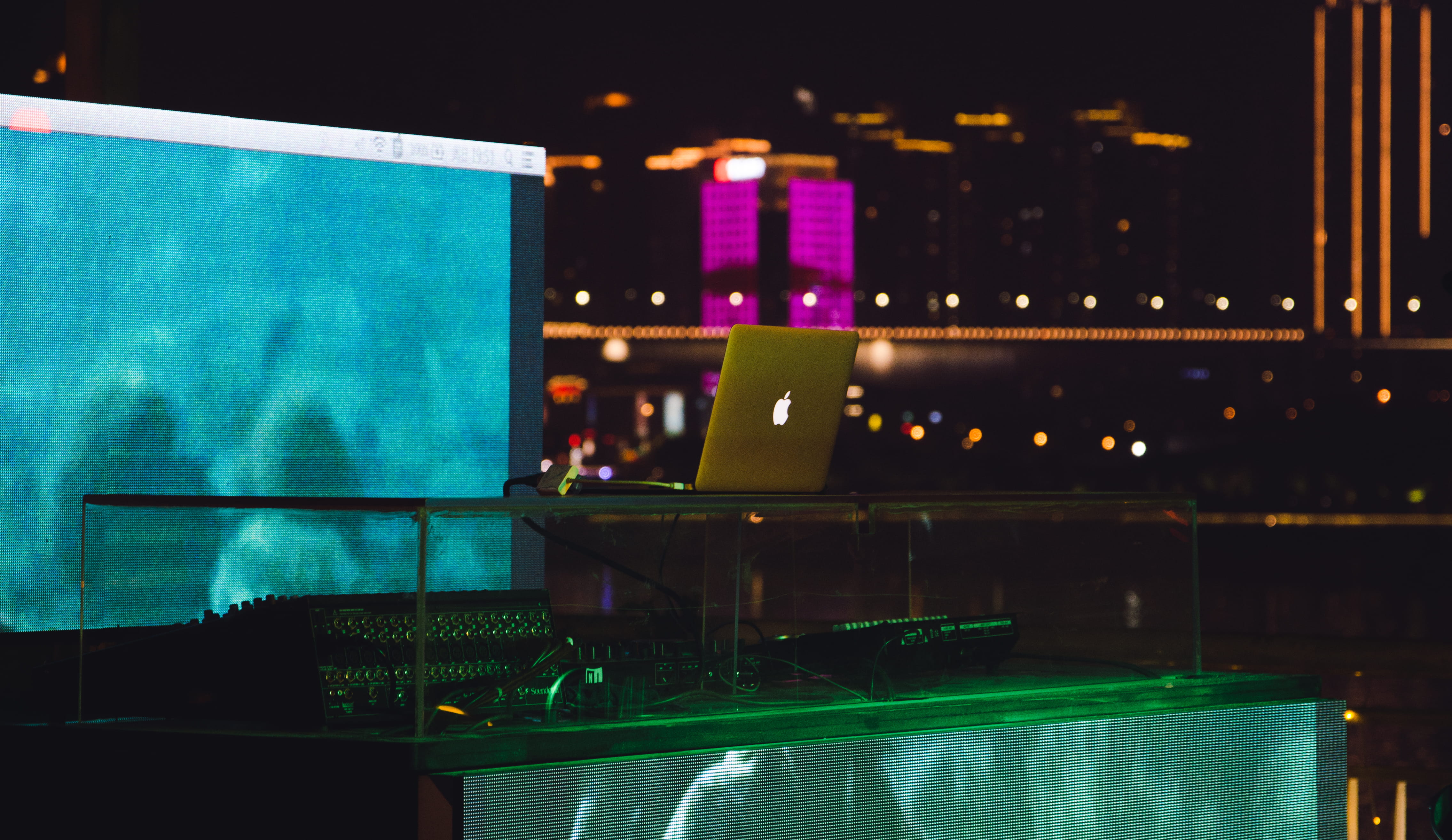 spotlight, nightlife, night, flare, lighting, electronics, near, arts culture and entertainment, desk, glass, pc, mixers, stage, food and drink, air, refreshment, HD Wallpaper