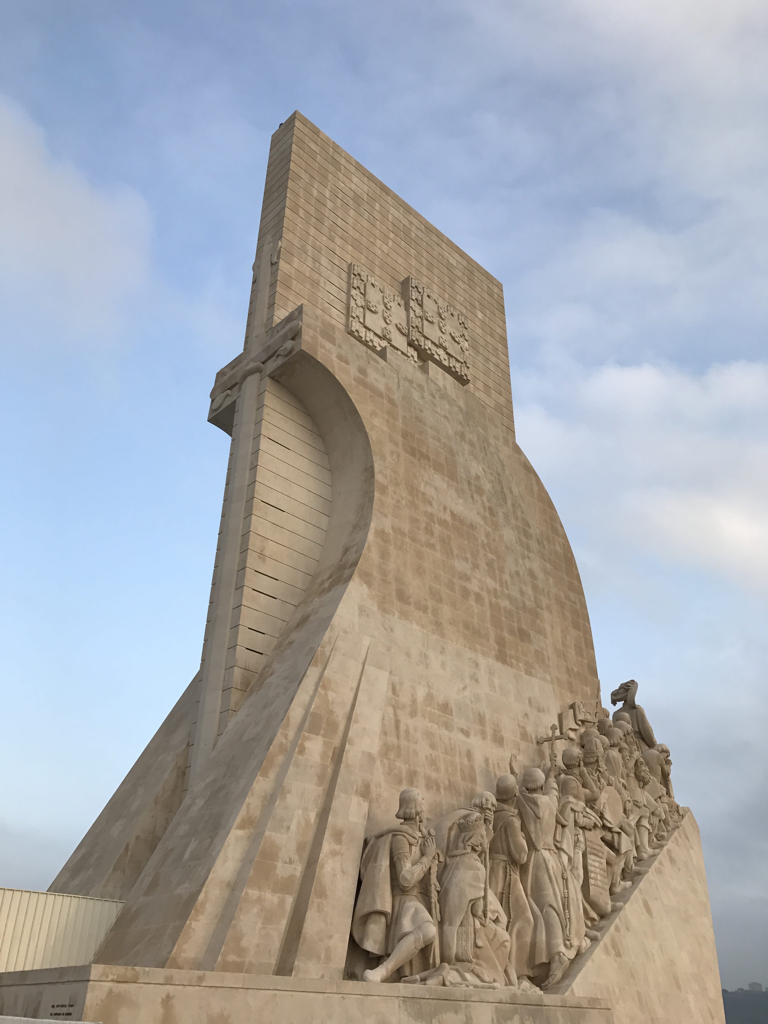 lisbon, sky, 4K, travel destinations, tourism, carving, representation, cloud - sky, memorial, low angle view, art and craft, human representation, built structure, Phone HD Wallpaper