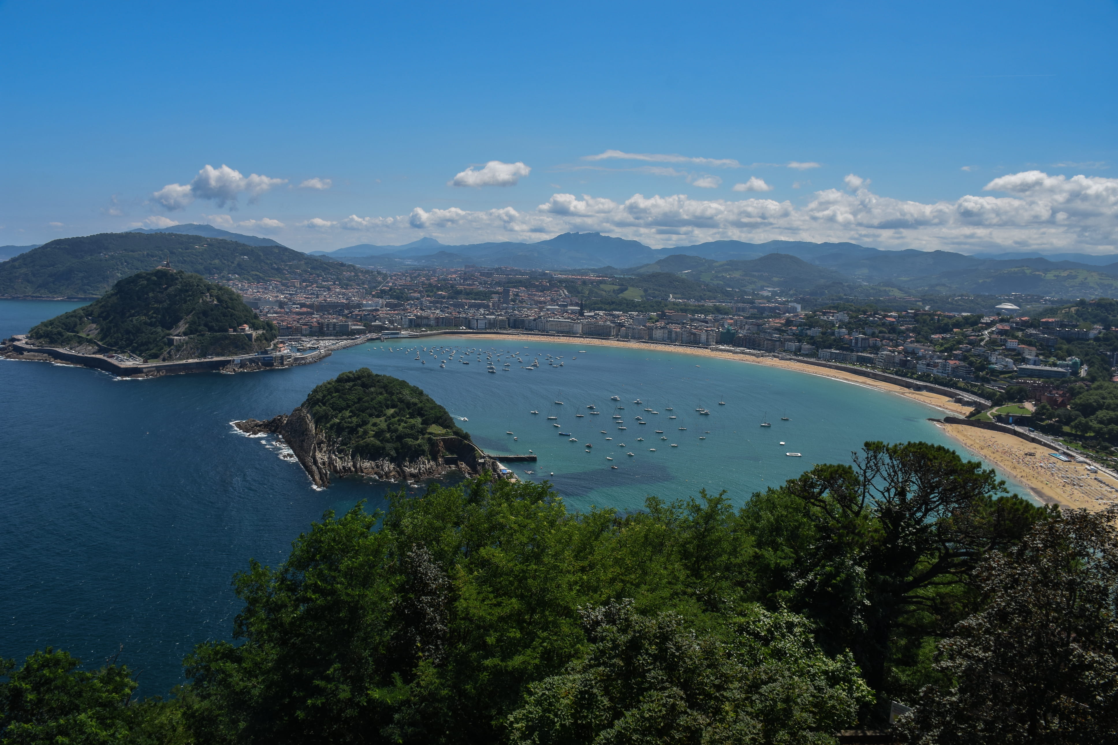 high angle view, sea, architecture, cloud - sky, water, city, mar, mountain, no people, day, cityscape, cantábrico, scenics - nature, blue, tree, españa, HD Wallpaper