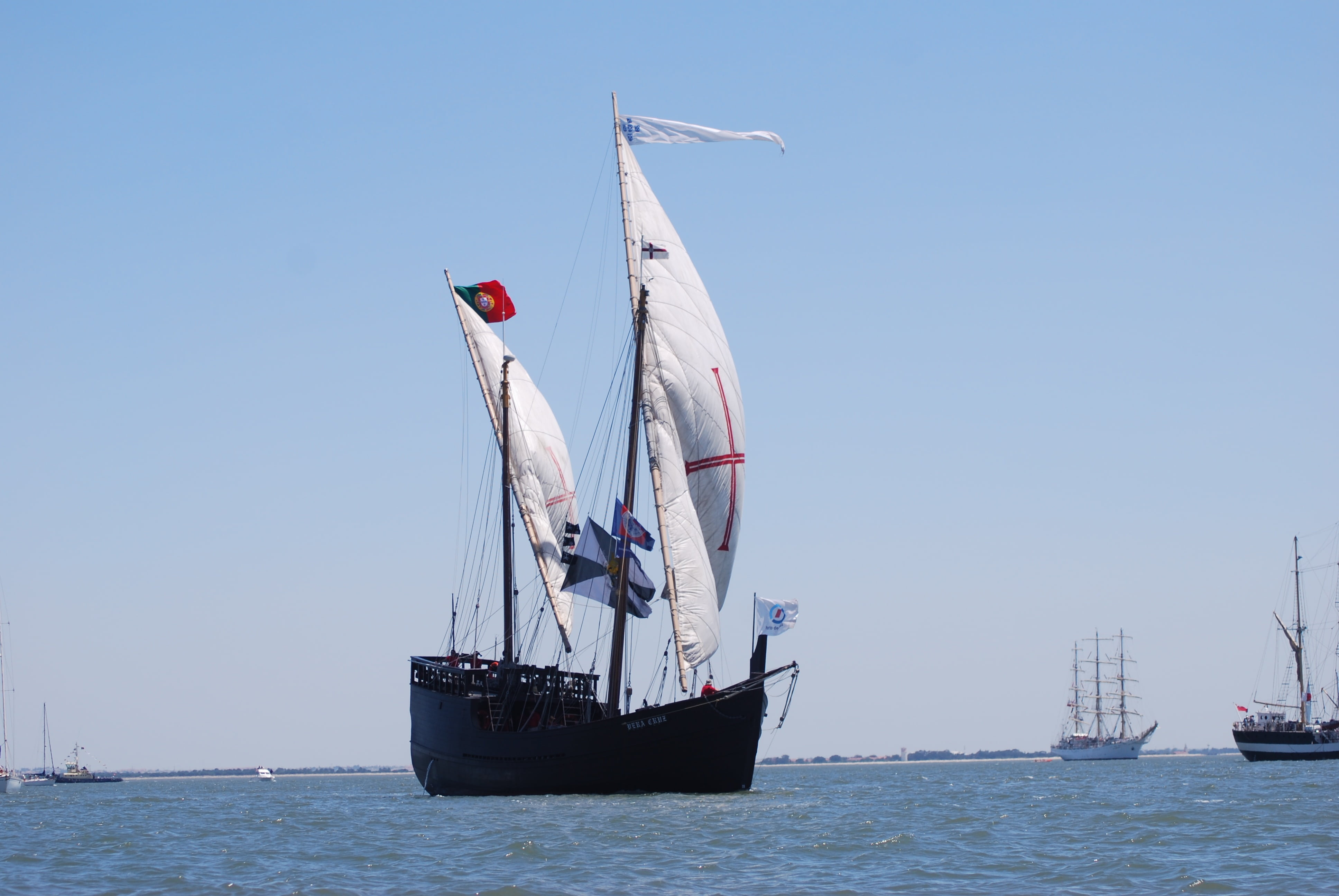 sky, boat, nature, clear sky, mode of transportation, motion, flag, daytime, day, white, transportation, outdoors, tejo, black, water, ship, travel, no people, HD Wallpaper