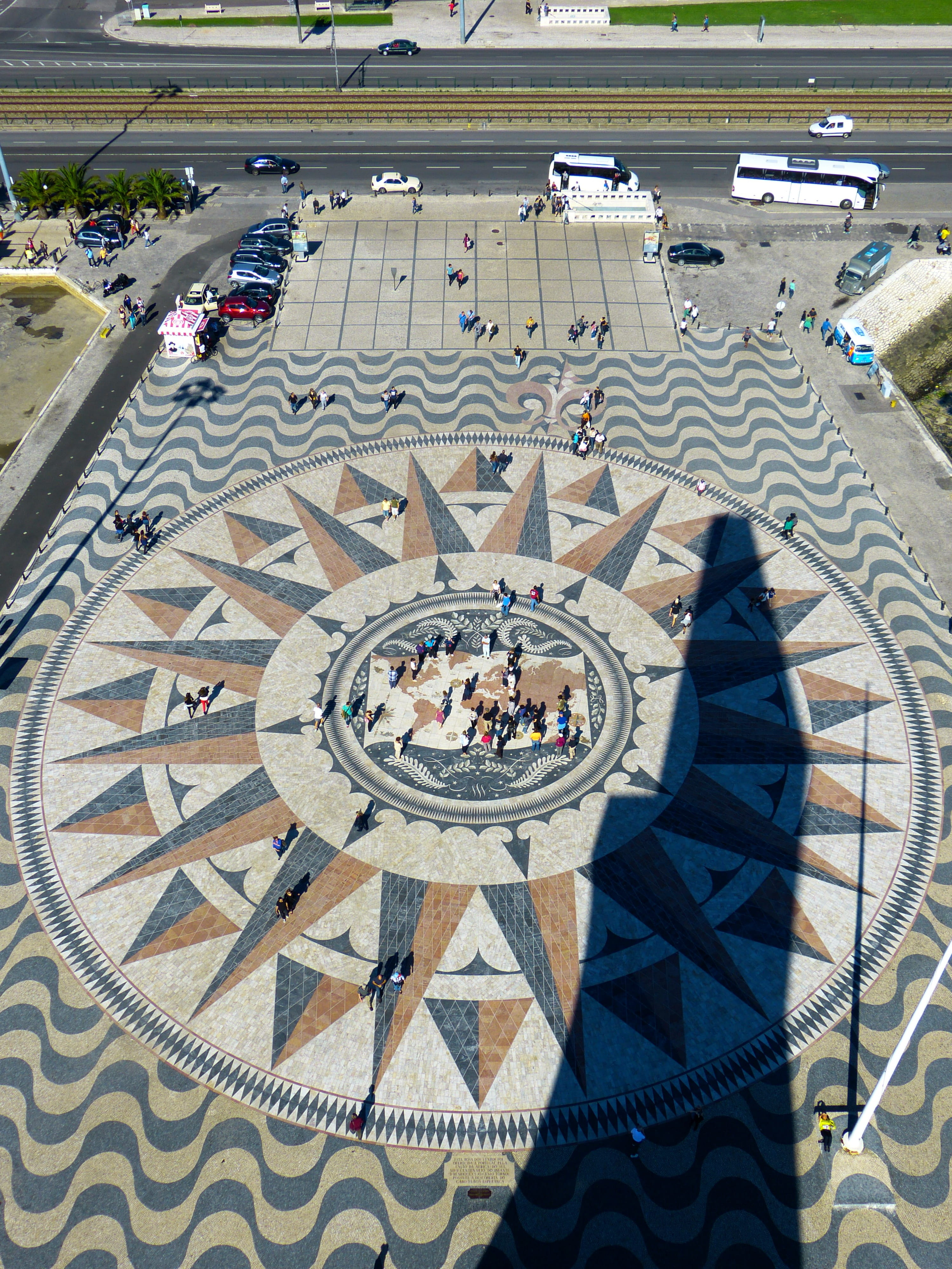 lisbon, padr, portugal, real people, lisboa, shape, descobrimentos, street, henry of the navigator, design, leisure activity, o, flooring, shadow, architecture, Phone HD Wallpaper