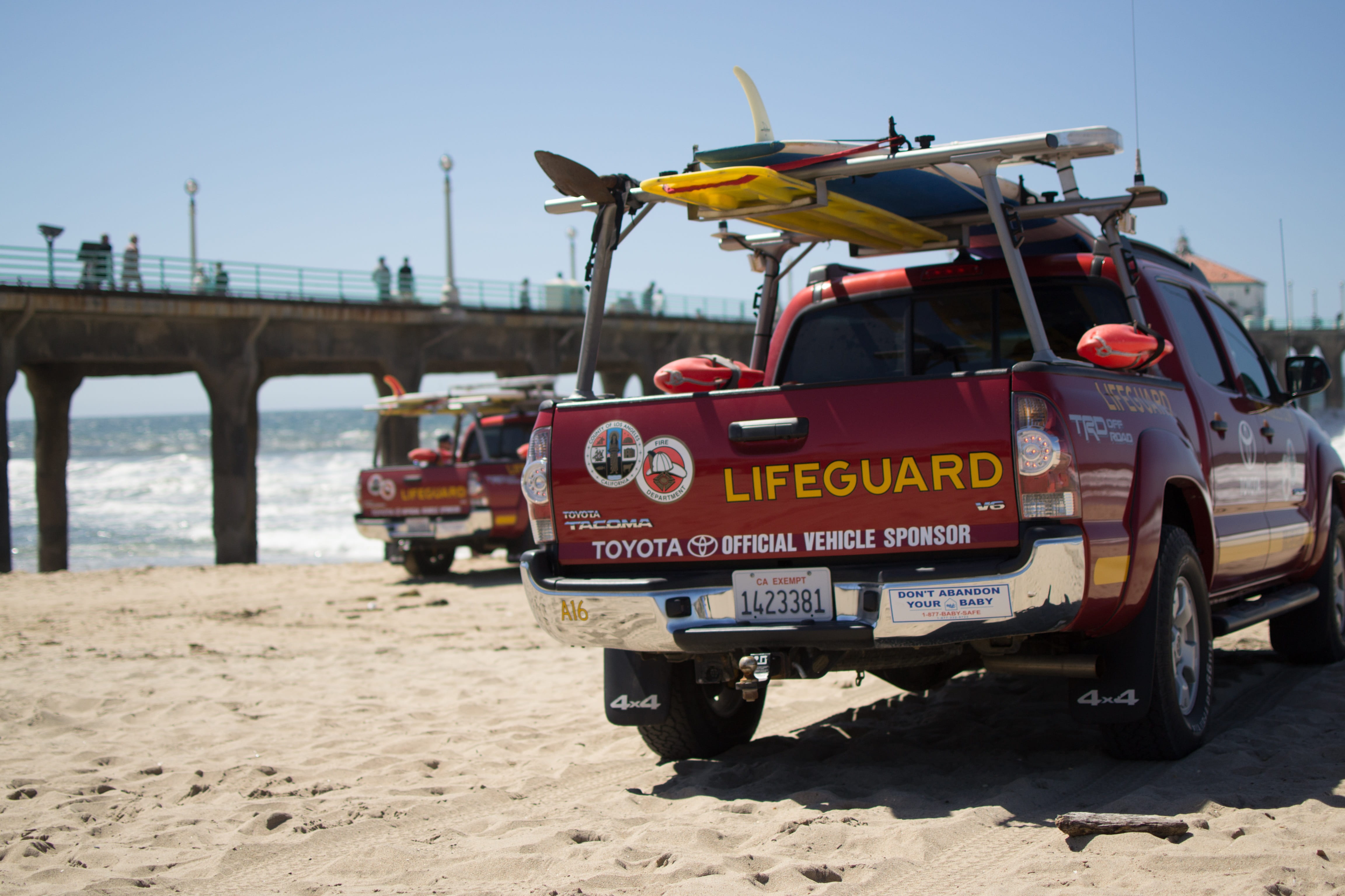 auto, usa, nature, mode of transportation, lifeguard, red, sand, summer, text, surfboard, water, land vehicle, vehicle, california, communication, safety, HD Wallpaper