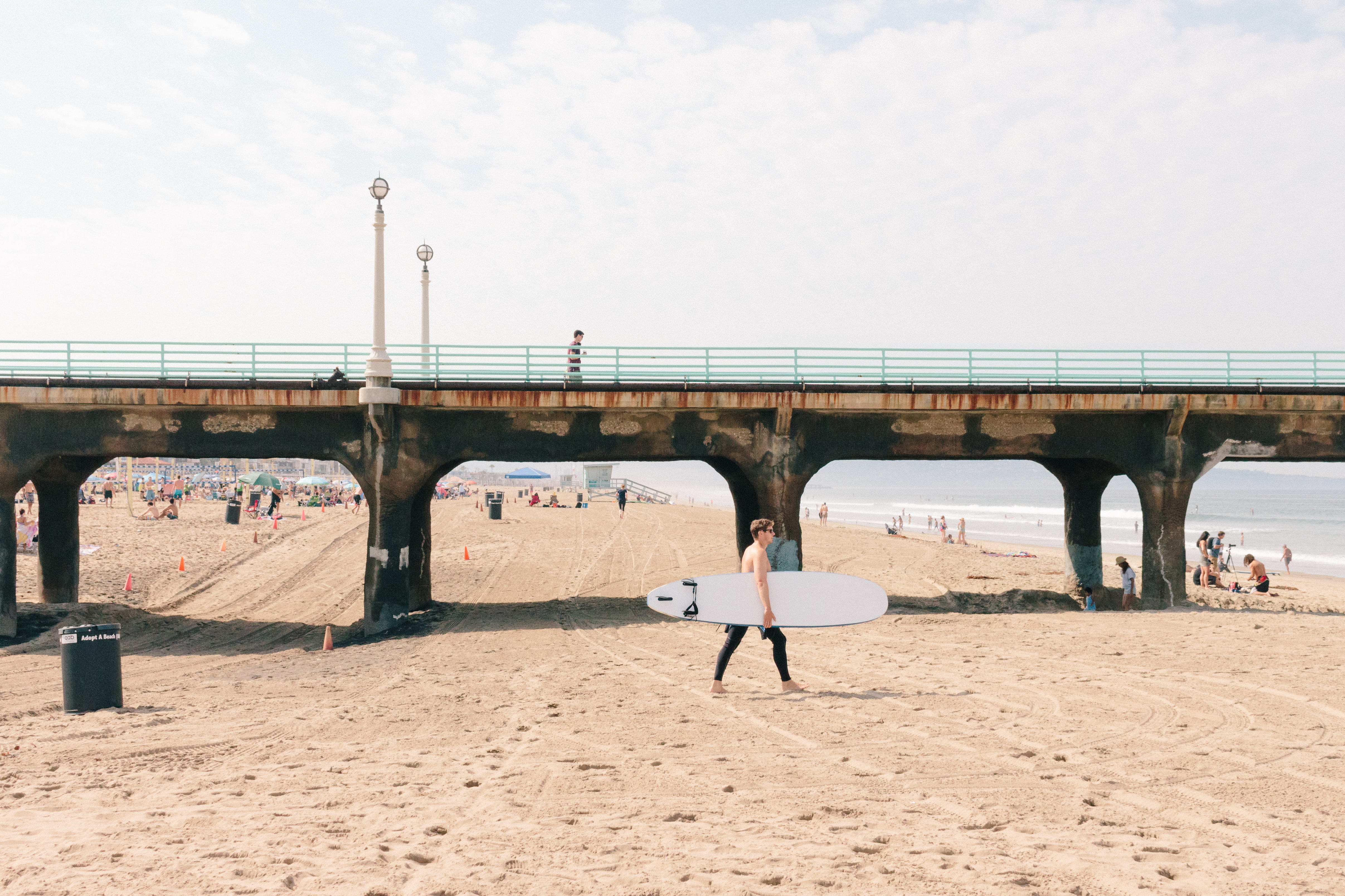 incidental people, people, bridge - man made structure, real people, 4K, sand, men, california, land, outdoors, transportation, architecture, bridge, nature, HD Wallpaper