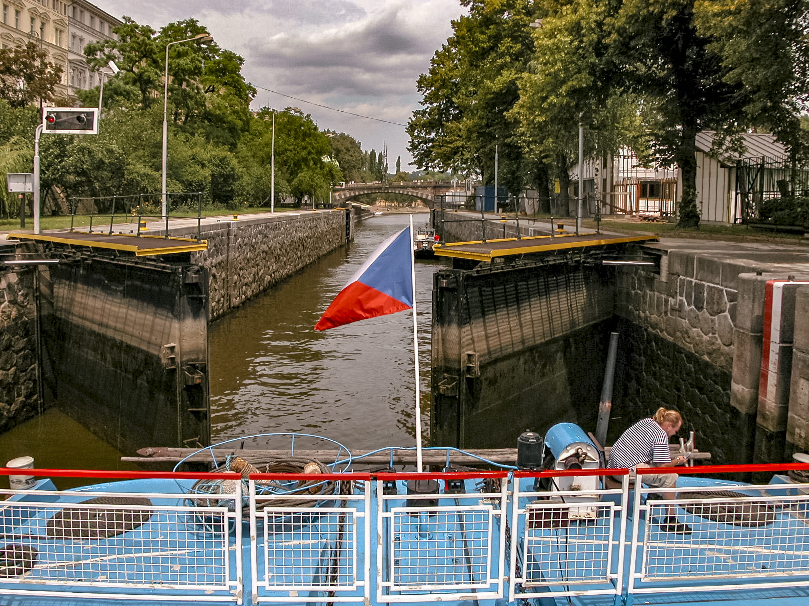 outdoors, no people, cloud - sky, hulkiokantabak, 2K, architecture, canal locks at vltava, railing, Hulki Okan Tabak, plant, Flag, building exterior, July, HD Wallpaper