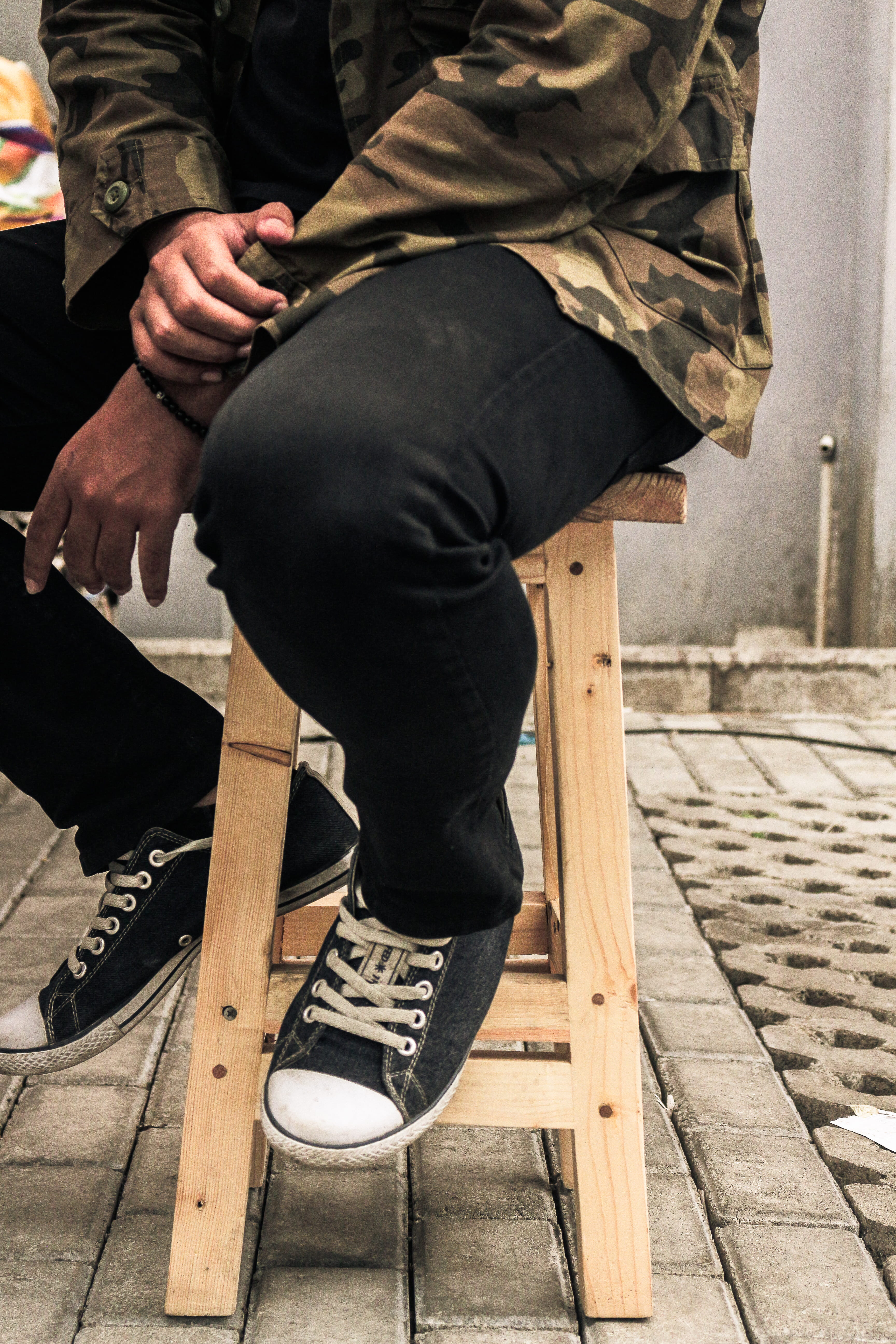 social issues, geometris, one person, 5K, indonesia, human body part, day, low section, sit, leisure activity, jeans, outdoors, human leg, people, sitdown, Phone HD Wallpaper