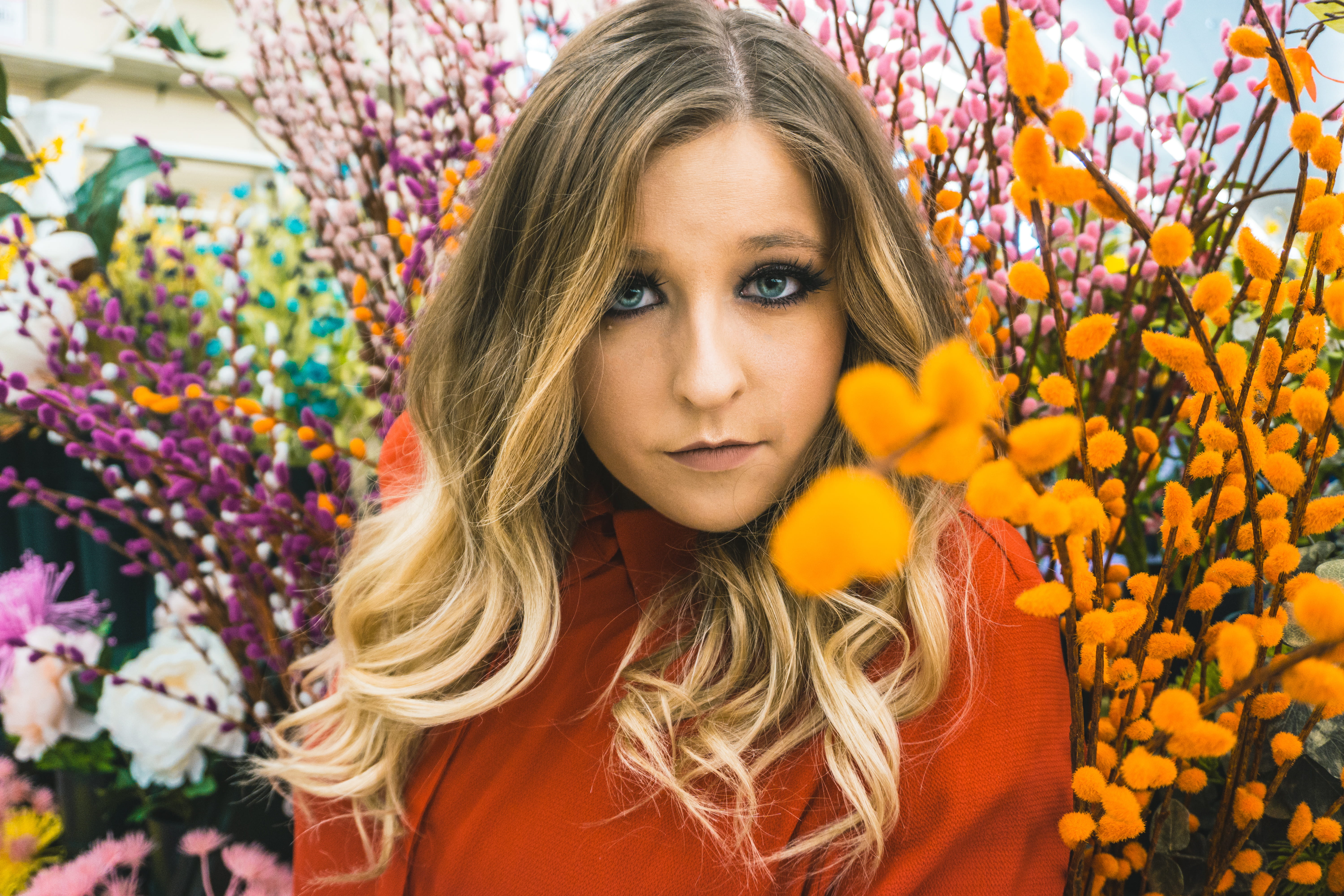 beautiful woman, hair, outdoors, beauty in nature, eyeliner, camera, girl, hairstyle, person, freshness, one person, people, human, flora, art, blue eye, HD Wallpaper