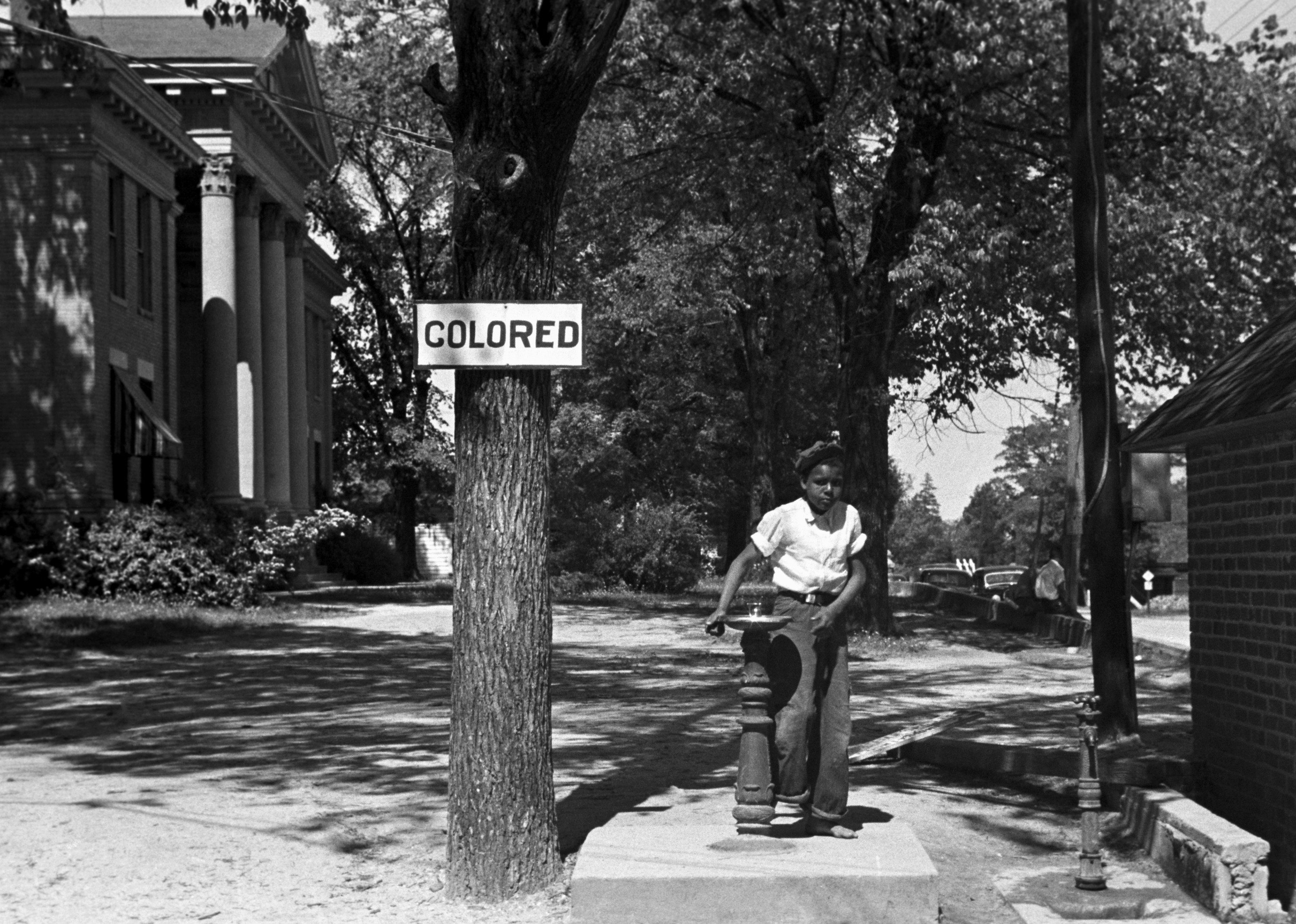 standing, lifestyles, floor, guidance, north carolina, road sign, equality, street, drinking fountain, communication, people of color, nature, outdoors, HD Wallpaper