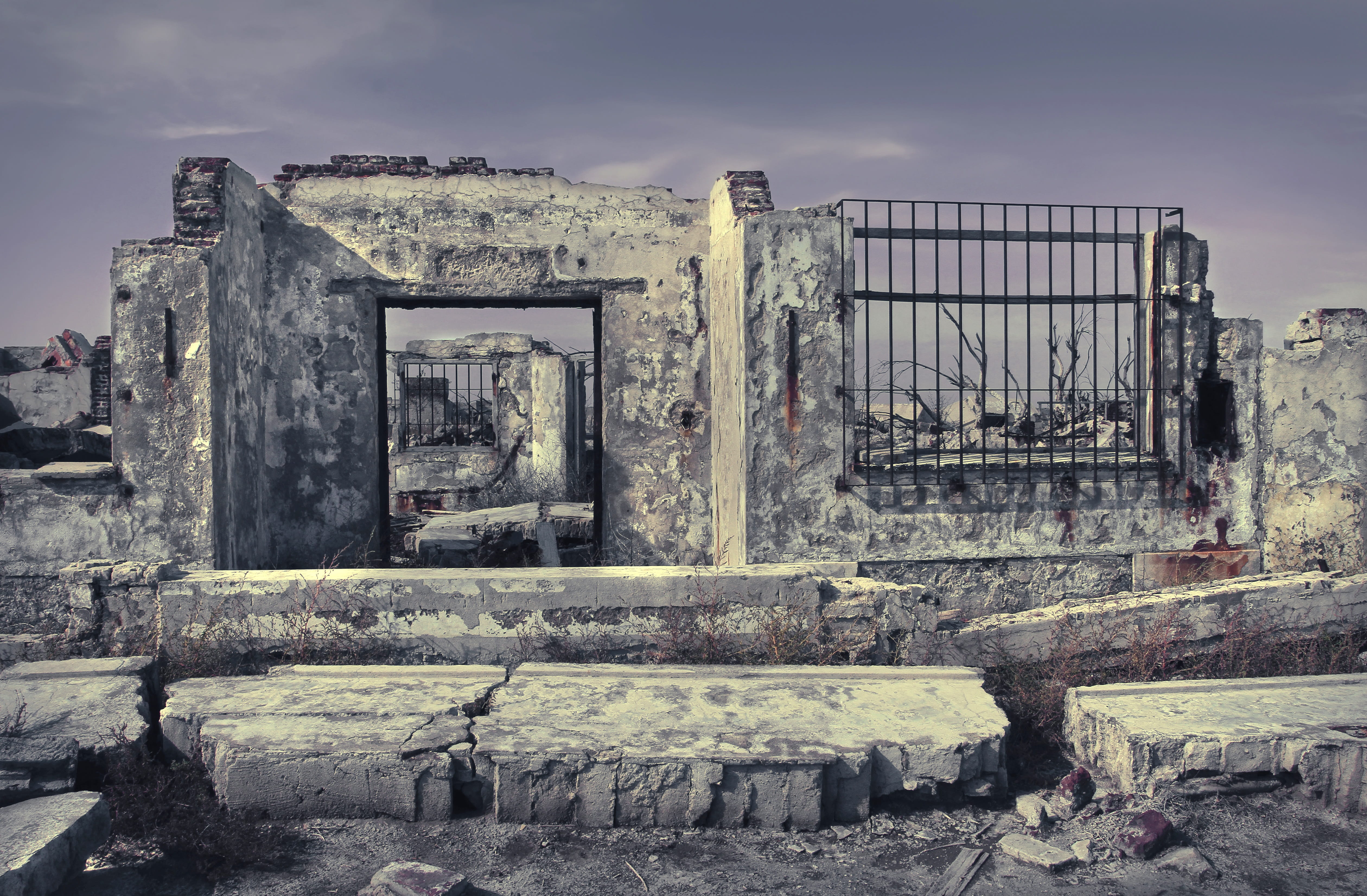 deterioration, door, the past, obsolete, building exterior, ruin, bad condition, sky, old, outdoors, run-down, architecture, ruins, day, ruined, damaged, HD Wallpaper