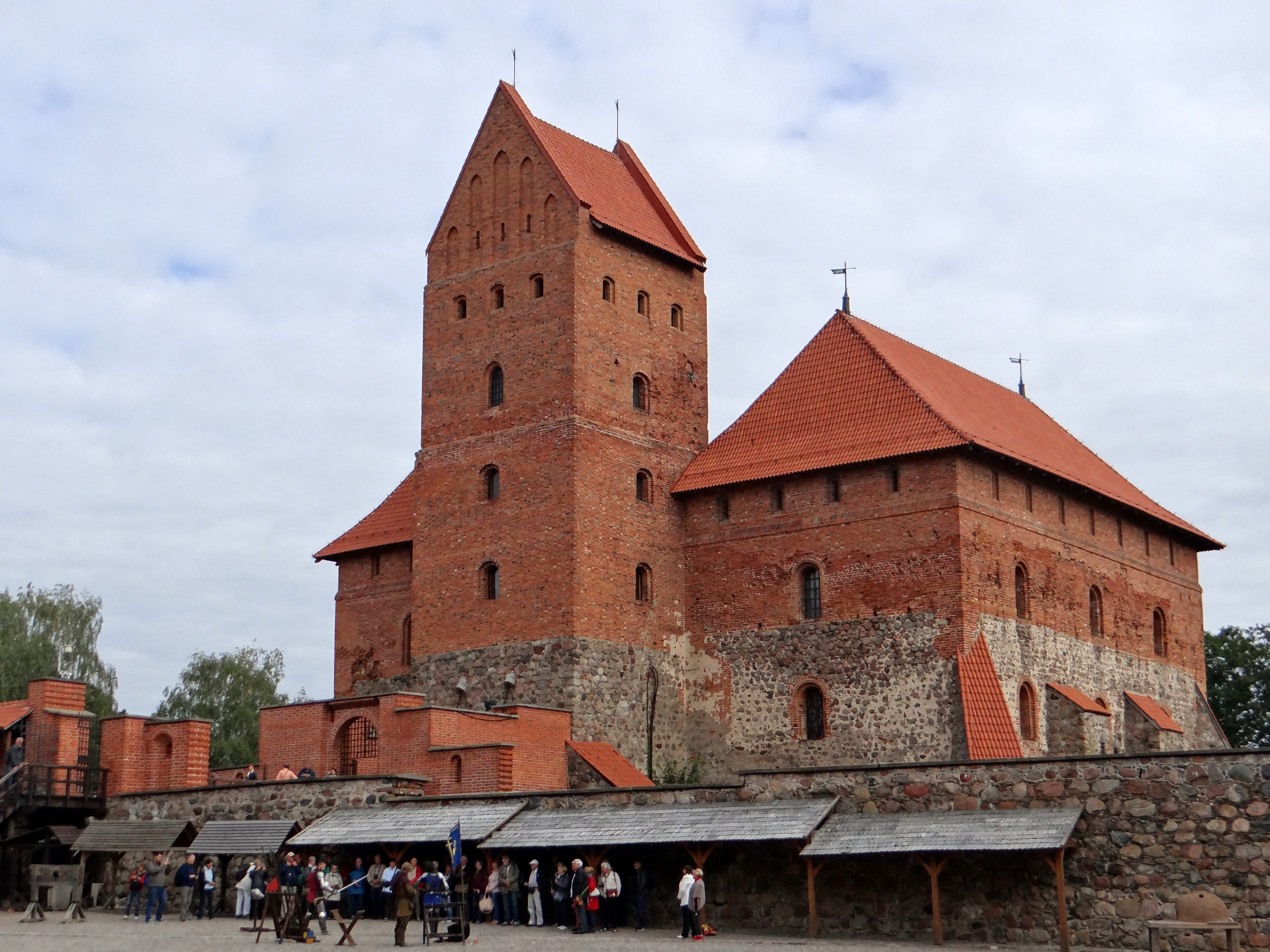 4K, monument, architecture, day, nature, trakai, lake dusia, castle, brick, place of worship, historical monument, gateway, monuments, stone, travel, defensive, HD Wallpaper