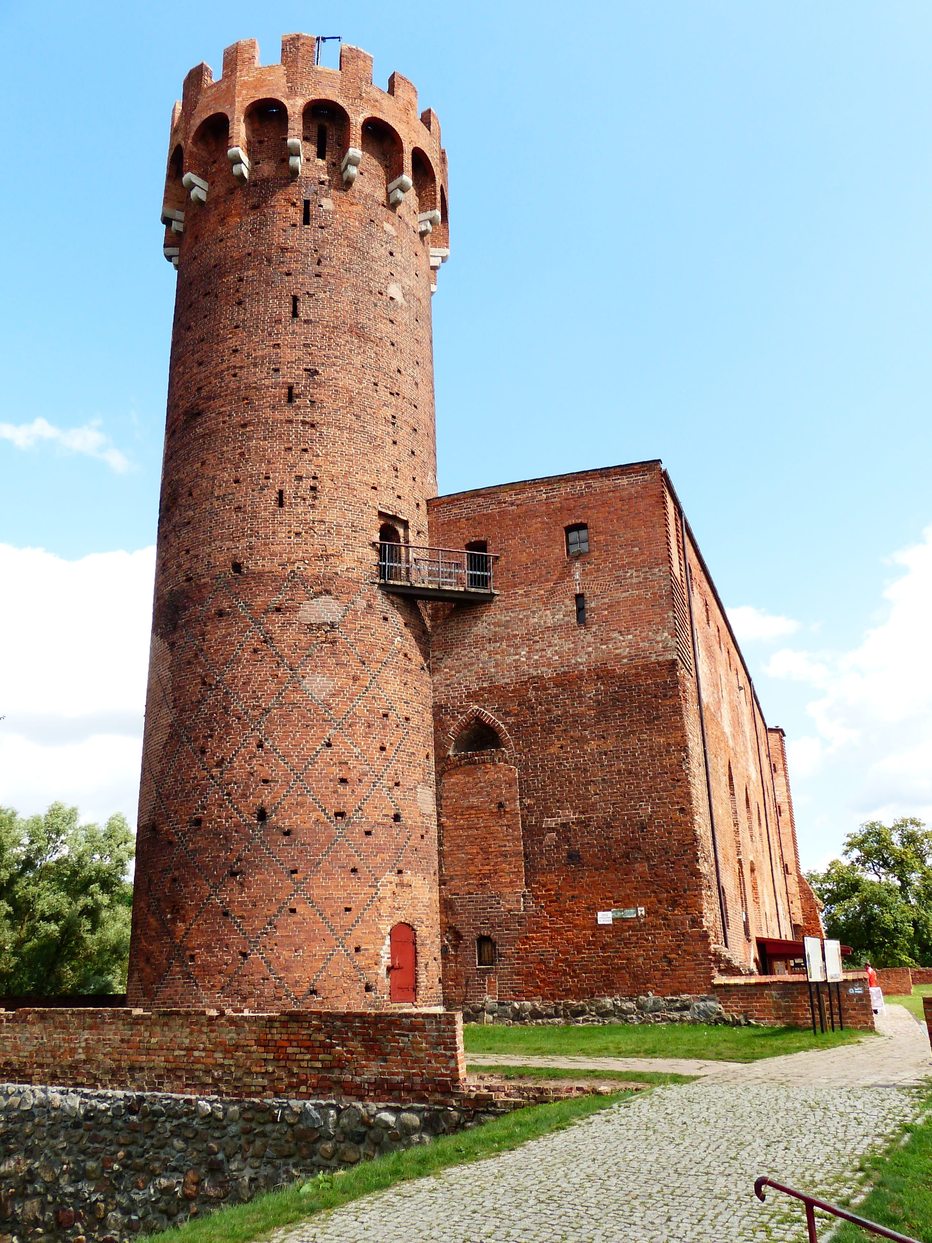 world-on-vistula, nature, castle, sunlight, low angle view, the past, landmark, wall, the palace, tourism, travel, historical, building exterior, travel destinations, Phone HD Wallpaper