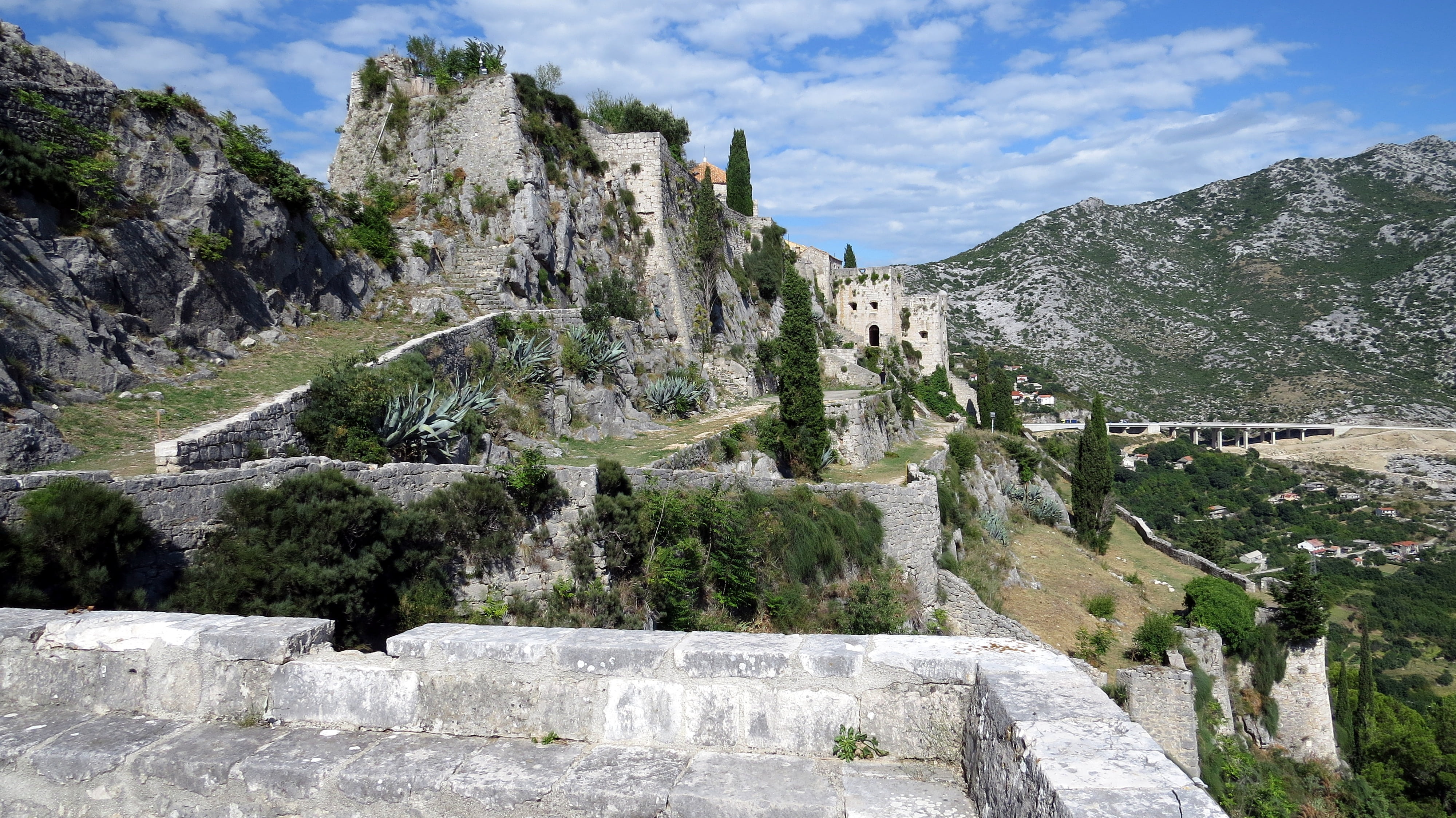 rock - object, game of thrones, blue, ancient, split, fortress, scenics - nature, beauty in nature, the fortress of kils, travel destinations, ruins, historical, HD Wallpaper