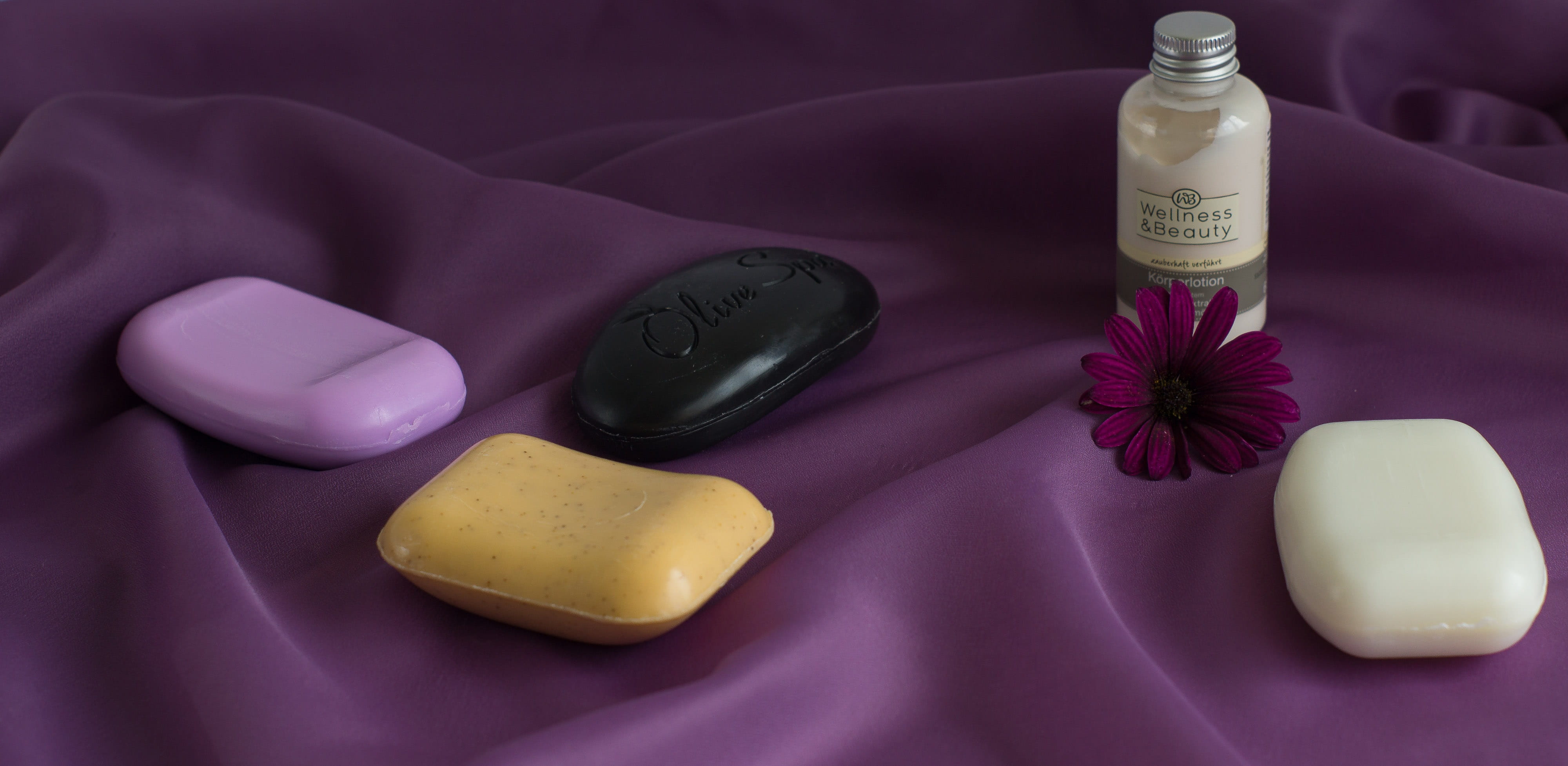 care, aromatherapy, dose, close-up, medicine, bars, indoors, bottle, science, four, pill, healthy lifestyle, the purity of the, Hygiene, food and drink, HD Wallpaper