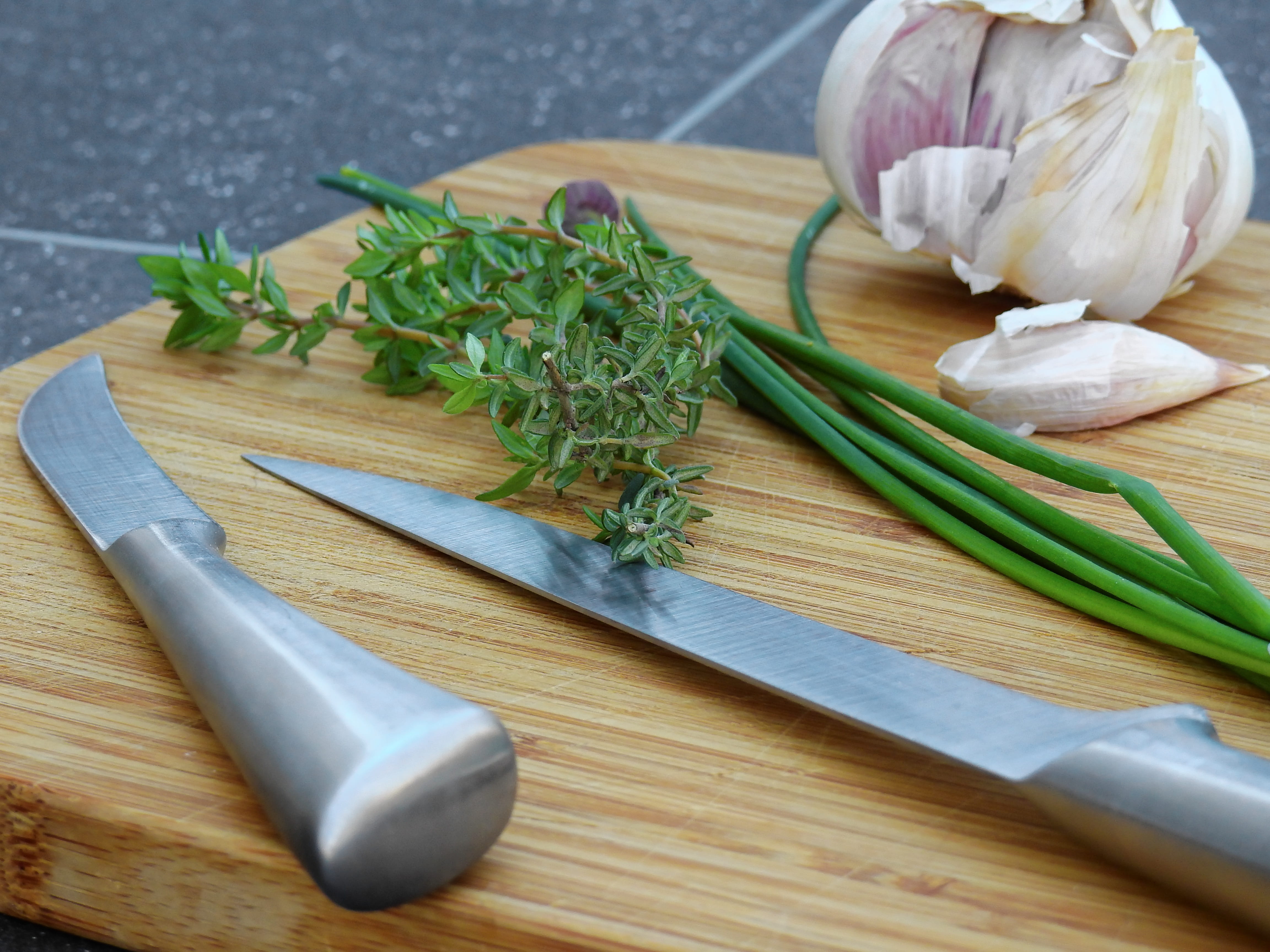 rosmarinus, green color, chives, wood - material, 4K, raw food, garlic, chopped, delicious, close-up, paring knife, still life, herb, healthy, indoors, HD Wallpaper