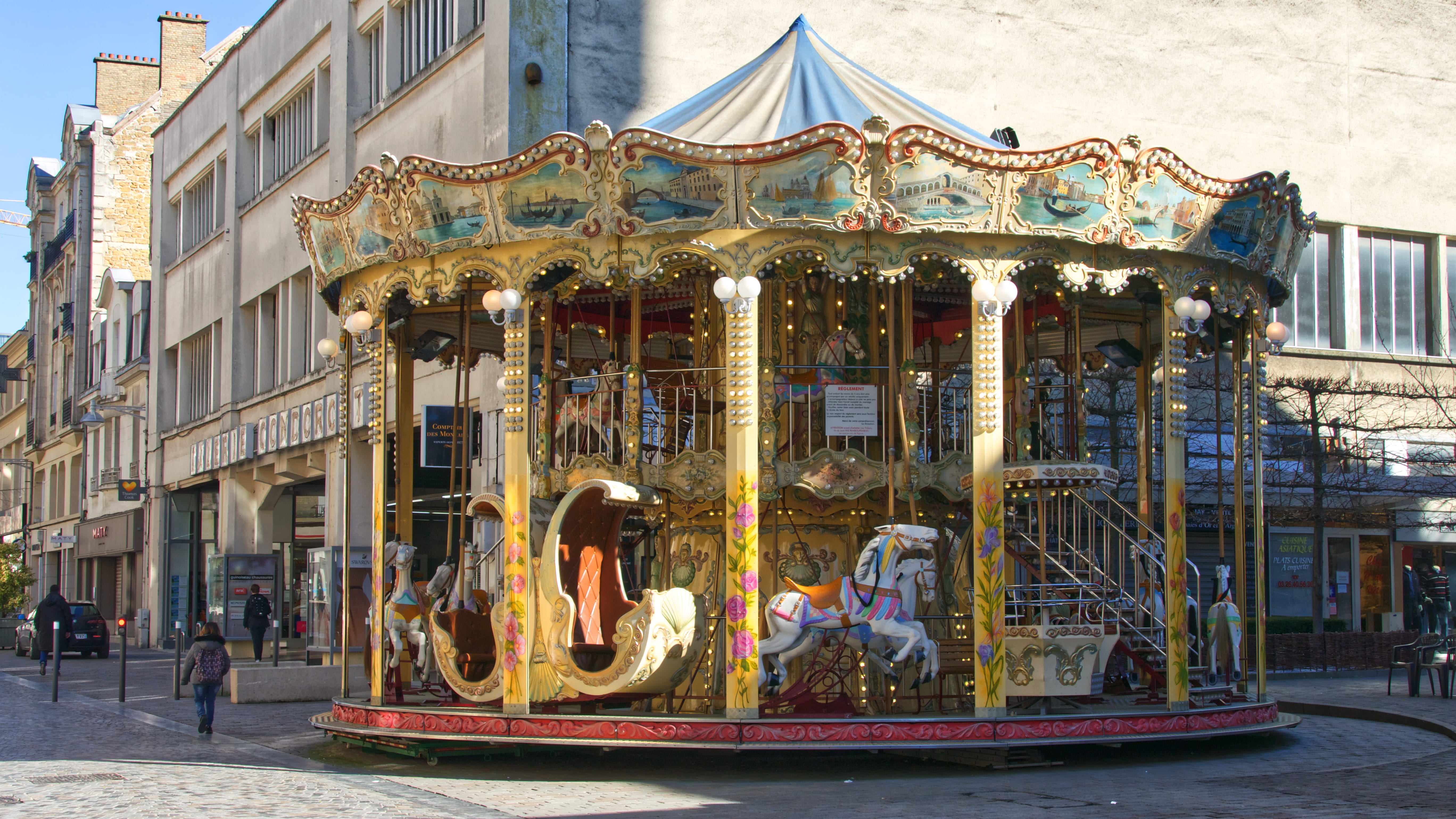 automobile, transportation, amusement park ride, amusement park, building exterior, 13 rue condorcet, theme park, 5K, stretch, carousel horses, architecture, HD Wallpaper