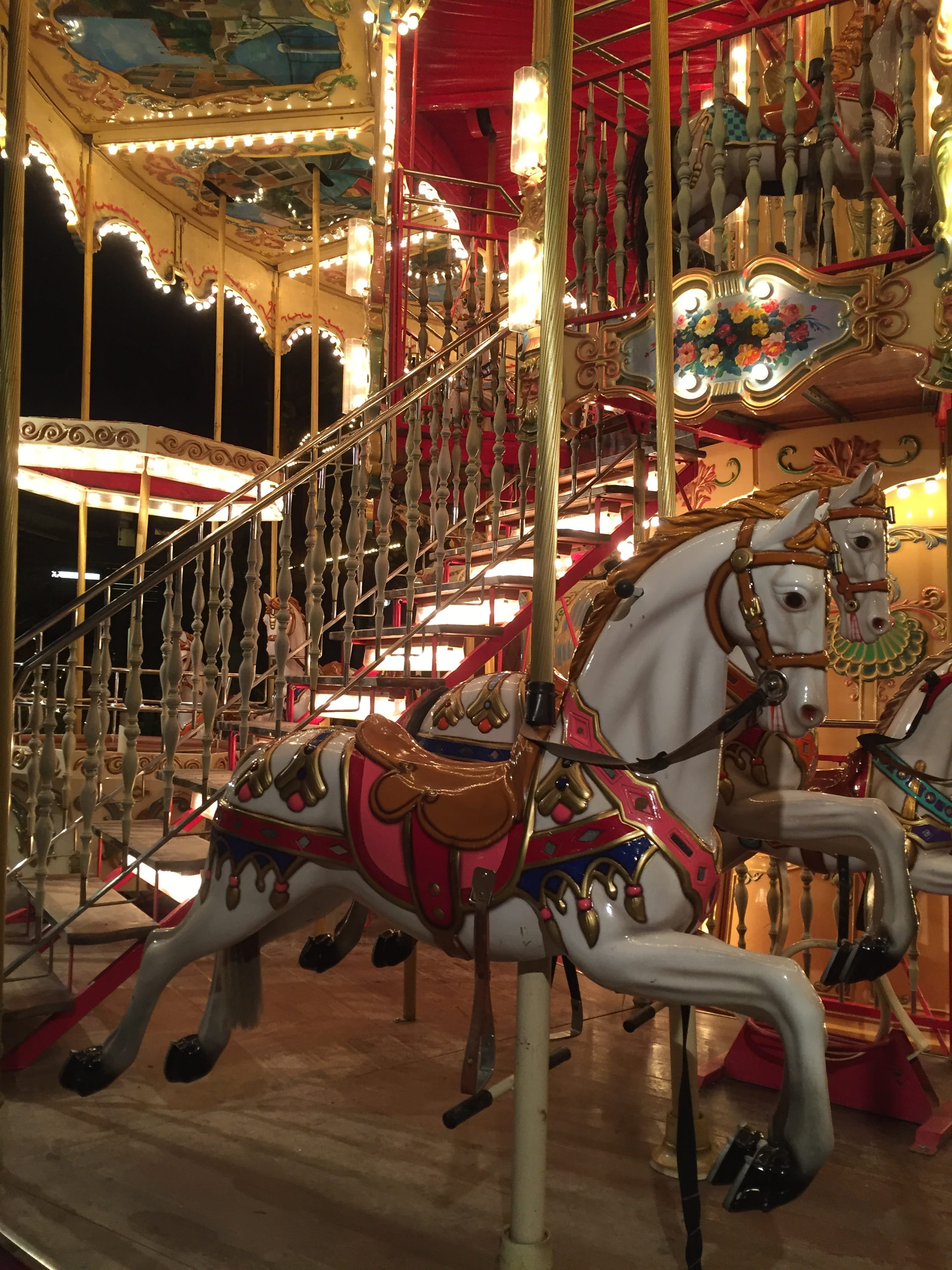 representation, architecture, livestock, carousel horses, no people, 2K, tvoli, amusement park ride, empty, arts culture and entertainment, horse, seat, Phone HD Wallpaper