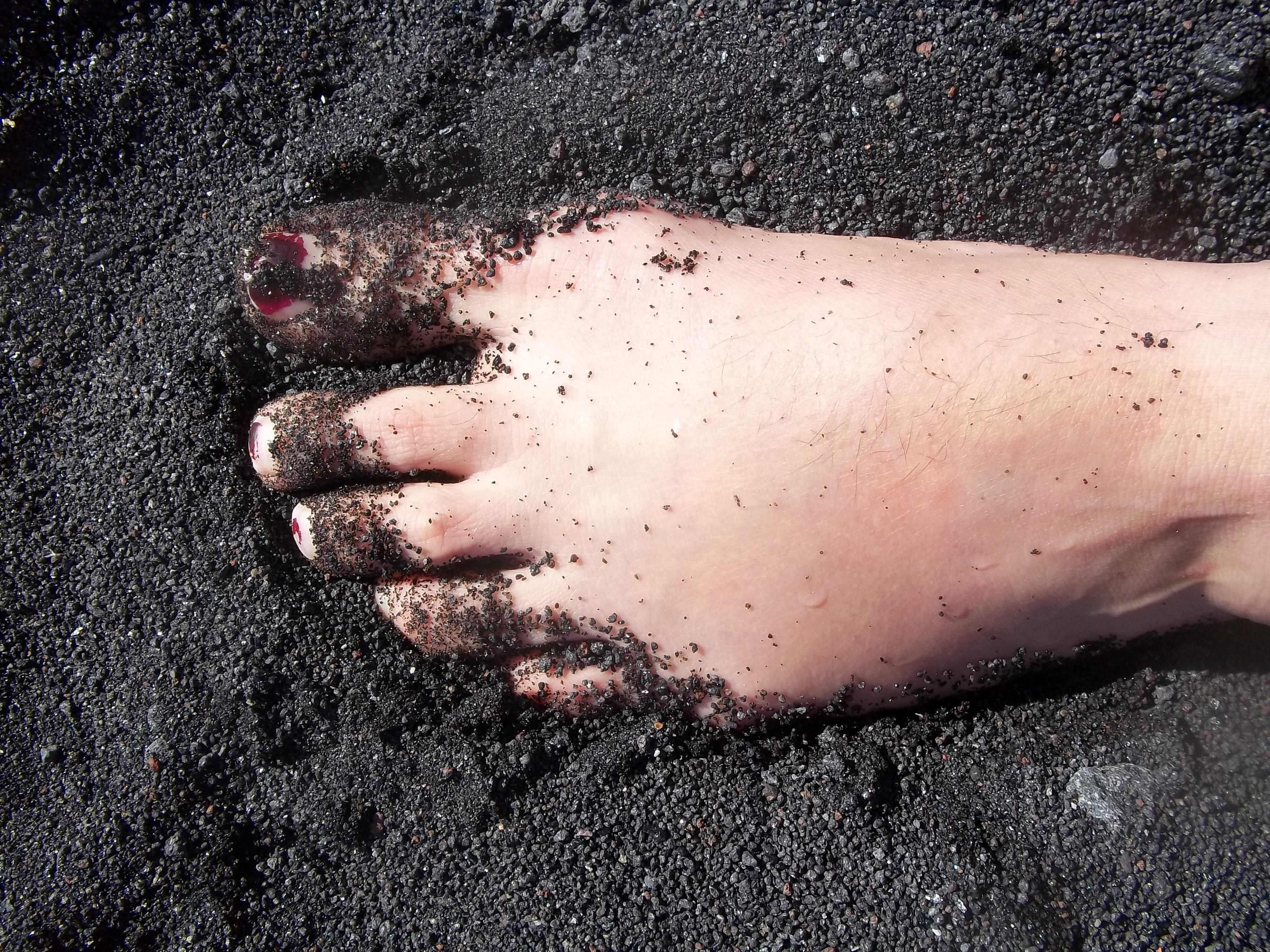 only women, city, dirty, Stromboli, outdoors, 4K, one person, one woman only, lifestyles, physical injury, lava, Volcanic, italy, human body part, concepts And Ideas, HD Wallpaper