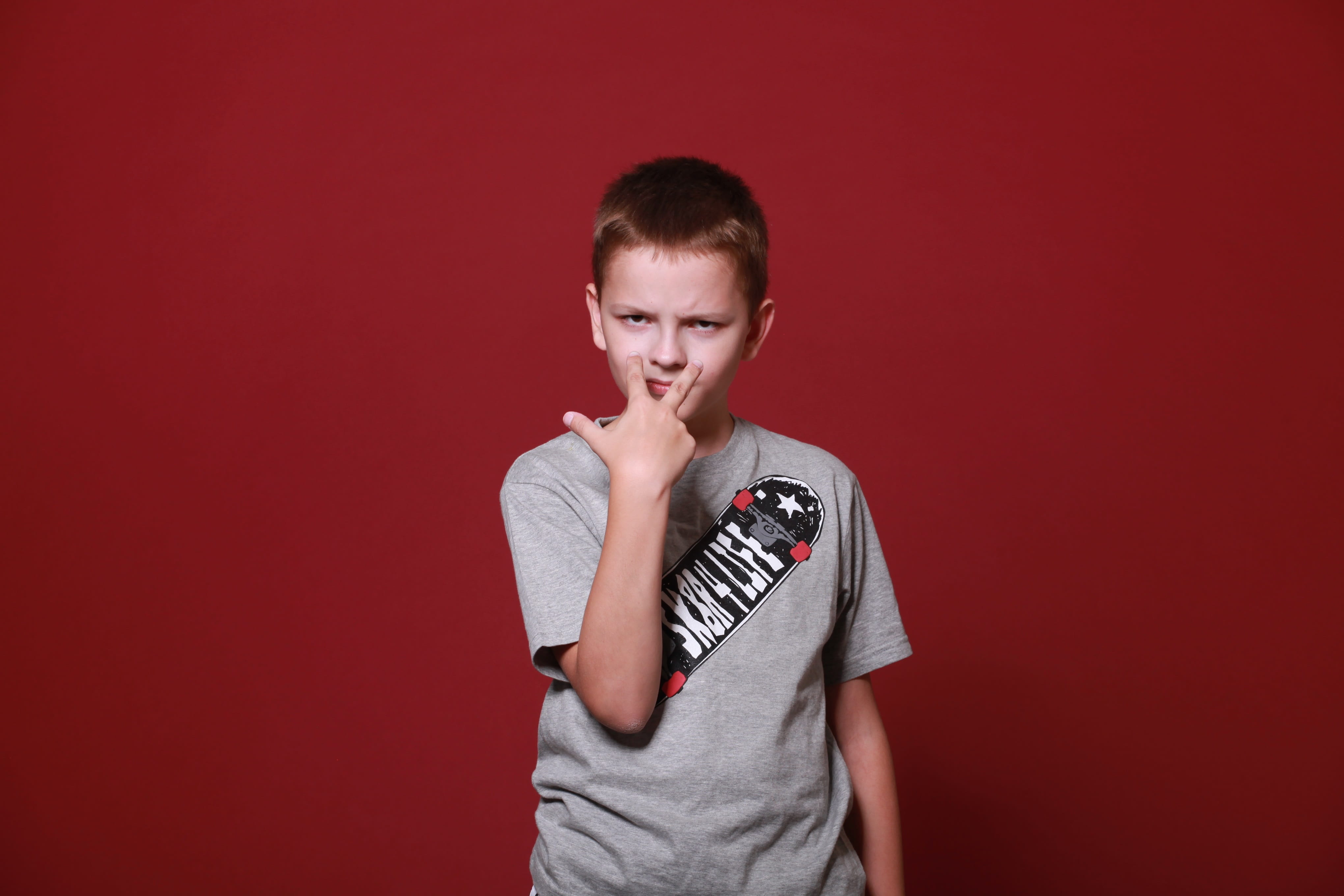 adolescence, teen, boys, child, boy, 4K, obscured face, serious, colored background, red background, holding, men, offspring, one person, front view, studio shot, HD Wallpaper