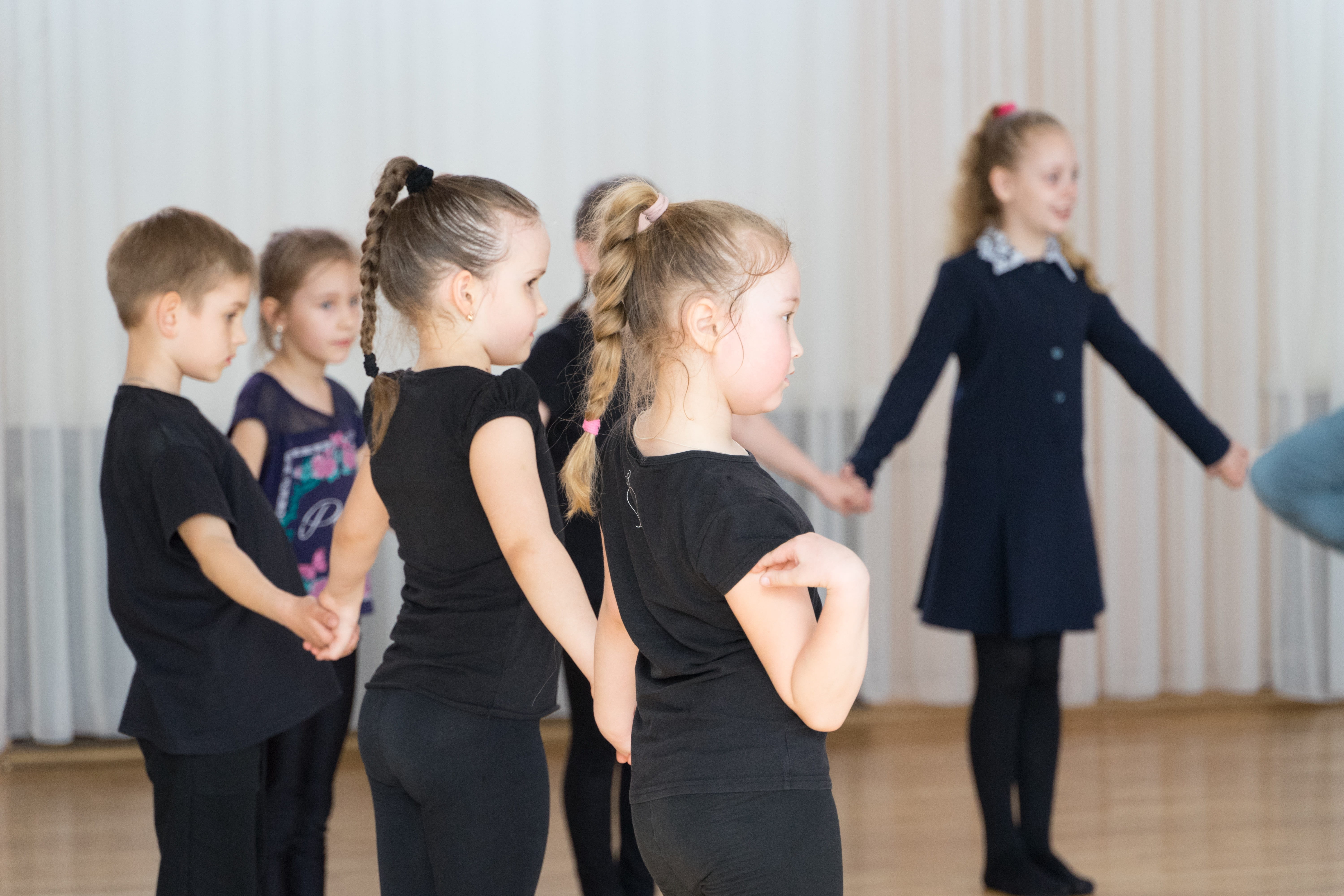 offspring, emotions, kids, dance studio, schoolboy, childhood, group, photo, nicely, indoors, dancing, training, women, room, mood, friends, females, boy, HD Wallpaper