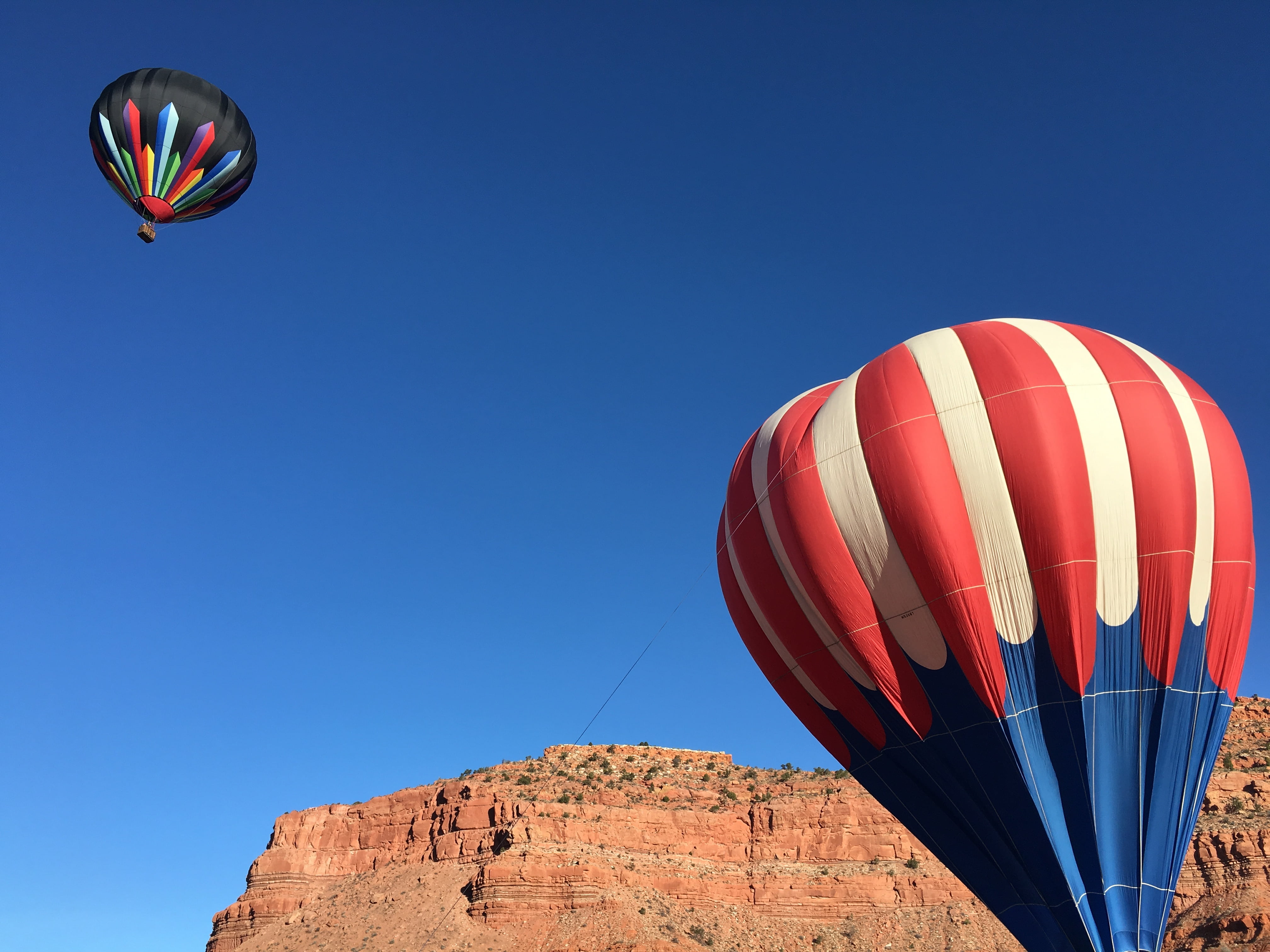 dom, flight, solid, utah, basket, 4K, outdoors, color, sport, low angle view, yellow, ballooning, flying, fly, float, soar, rock, inflate, no people, lift, HD Wallpaper