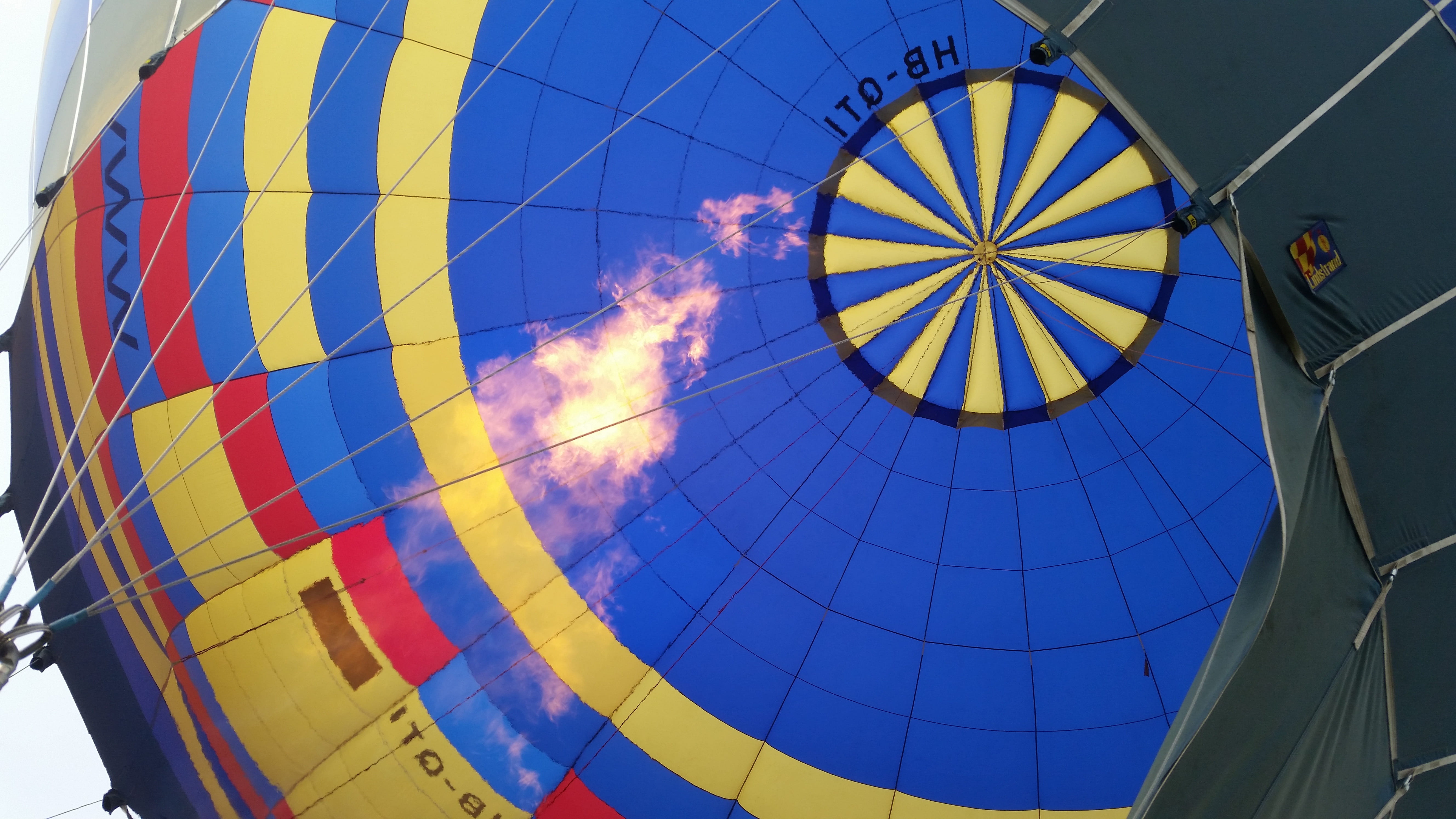 mode of transportation, burner, flame, multi colored, hot air balloon rides, air vehicle, circle, pattern, travel destinations, sky, hot, directly below, HD Wallpaper
