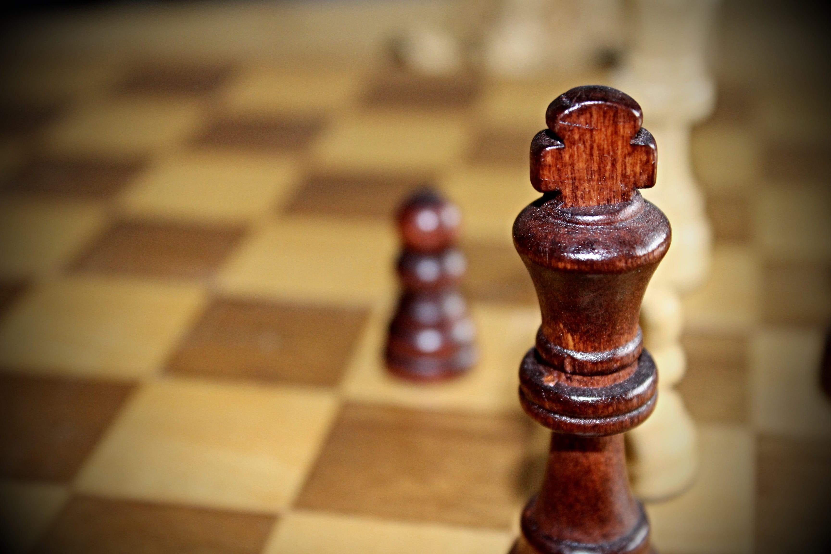 board game, wood, king - chess piece, wooden figures, win, strategy, figures, chess, game board, chess piece, relaxation, gesellschaftsspiel, farmers, competition, HD Wallpaper