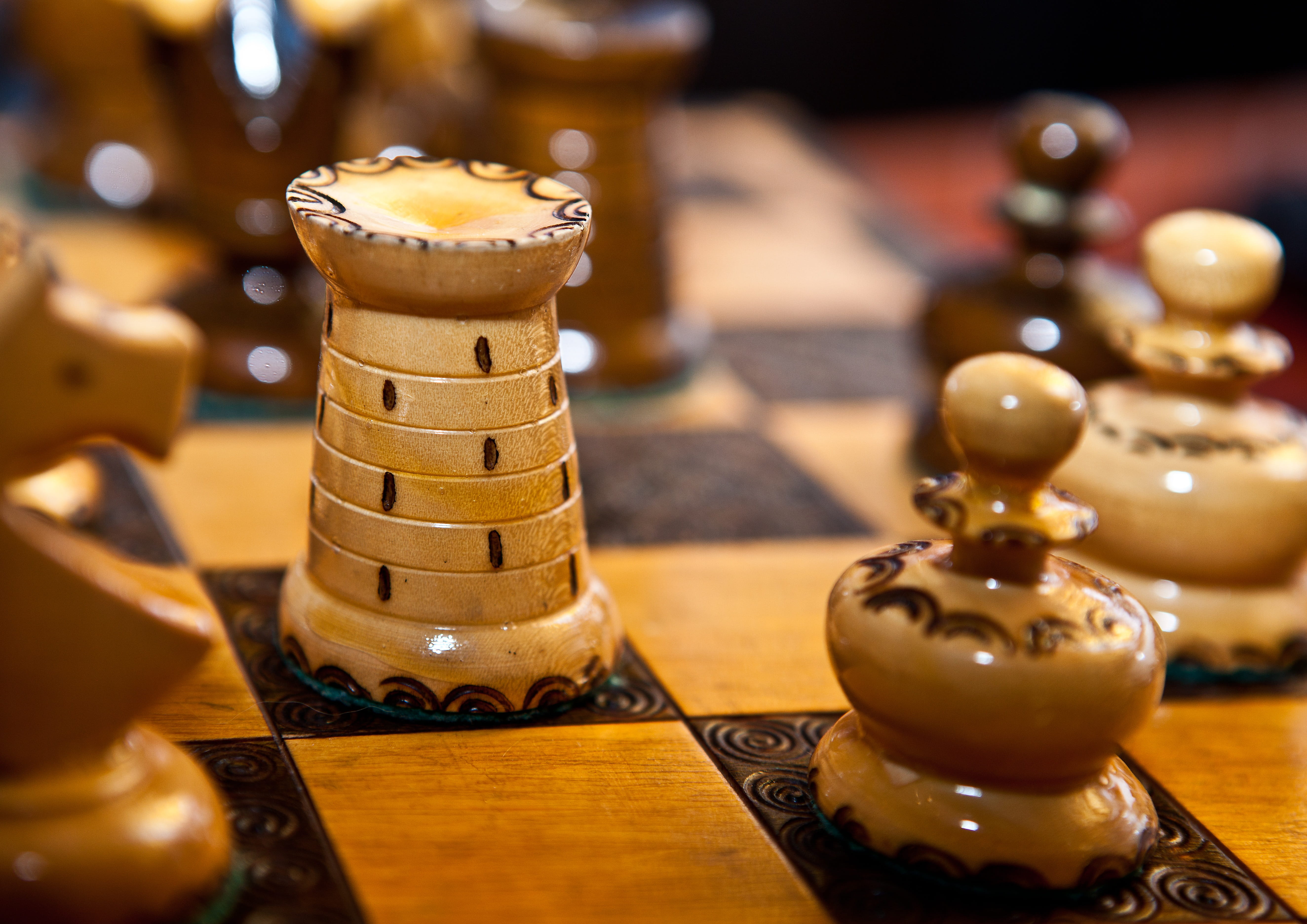 chess rzeżbione, art and craft, the gameplay, tower, musical instrument, food, still life, wood - material, the board, temptation, pawn, leisure games, HD Wallpaper
