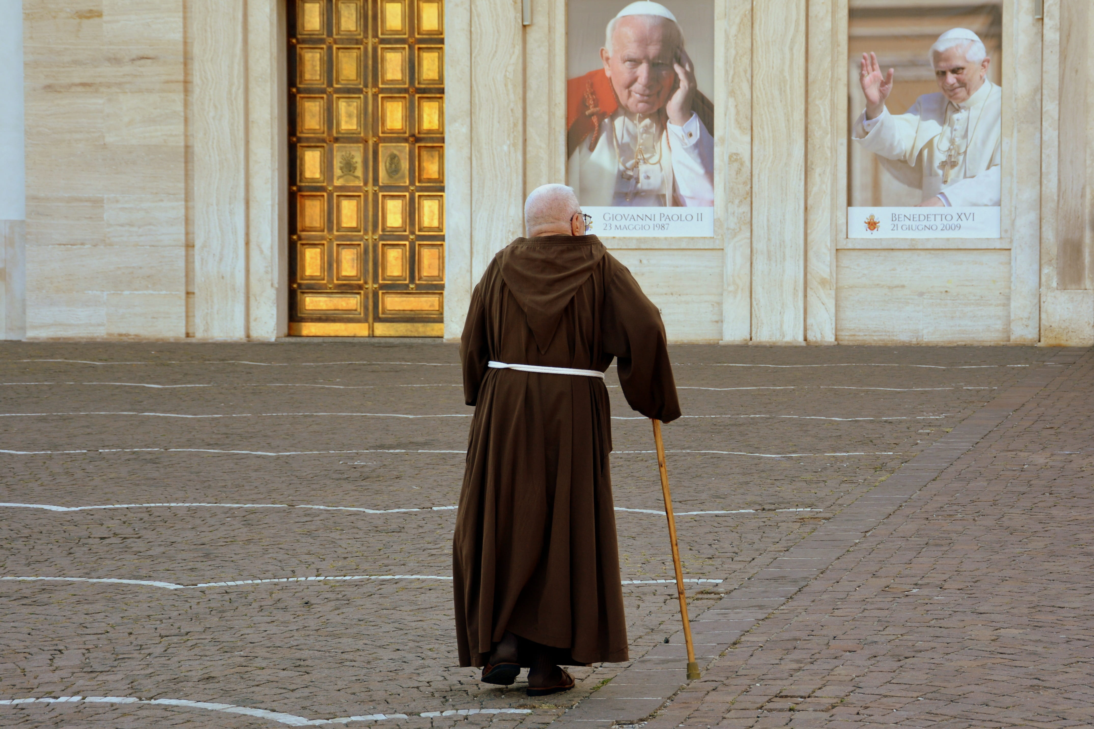 spirituality, nostalgia, stick, building, males, lifestyles, senior adult, building exterior, architecture, day, people, 4K, square, church, rear view, HD Wallpaper