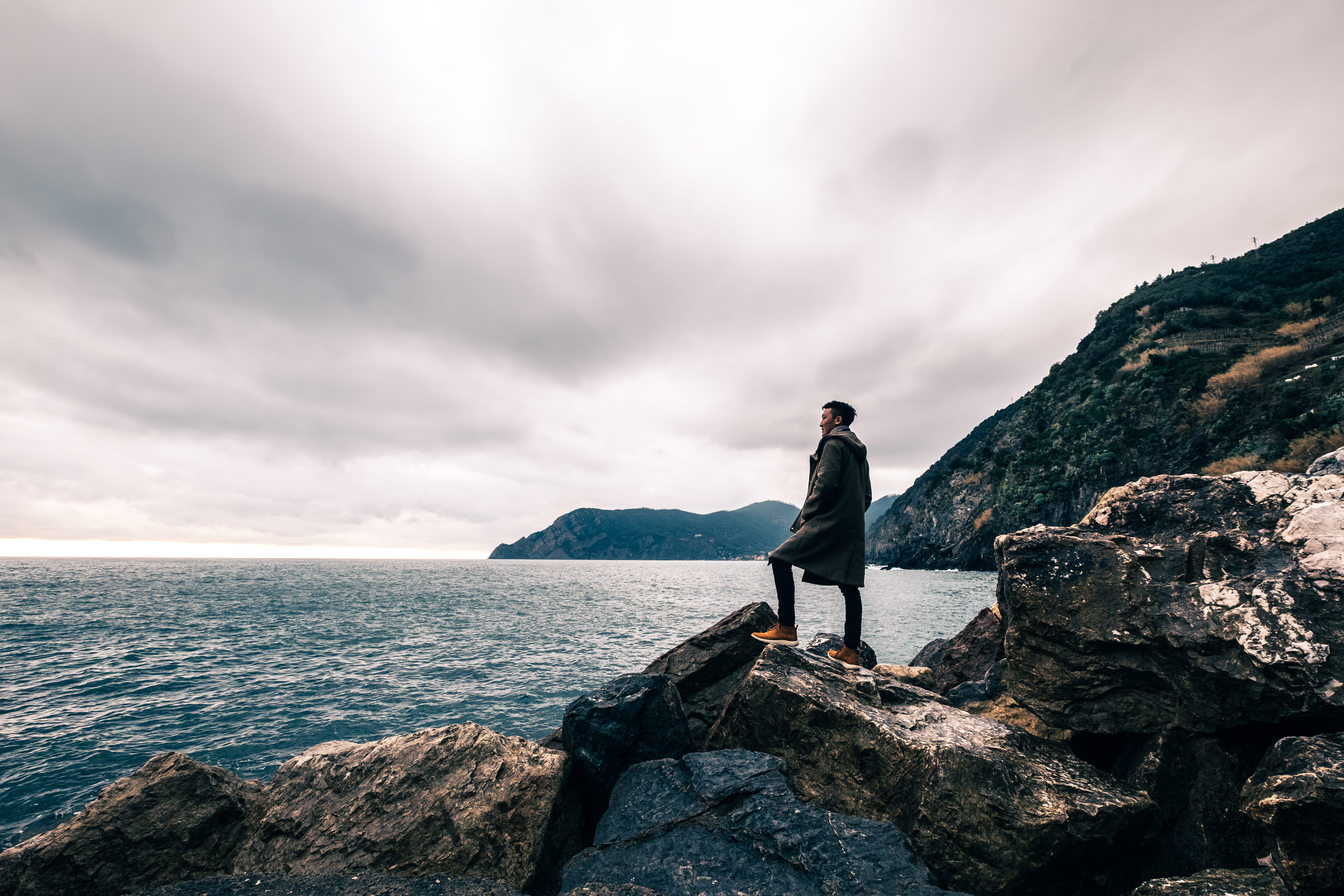 ambition, cloud - sky, nature, sky, daytime, brown, solid, rock - object, day, cloudy, full length, adventure, tranquility, outdoors, photo, men, italy, HD Wallpaper