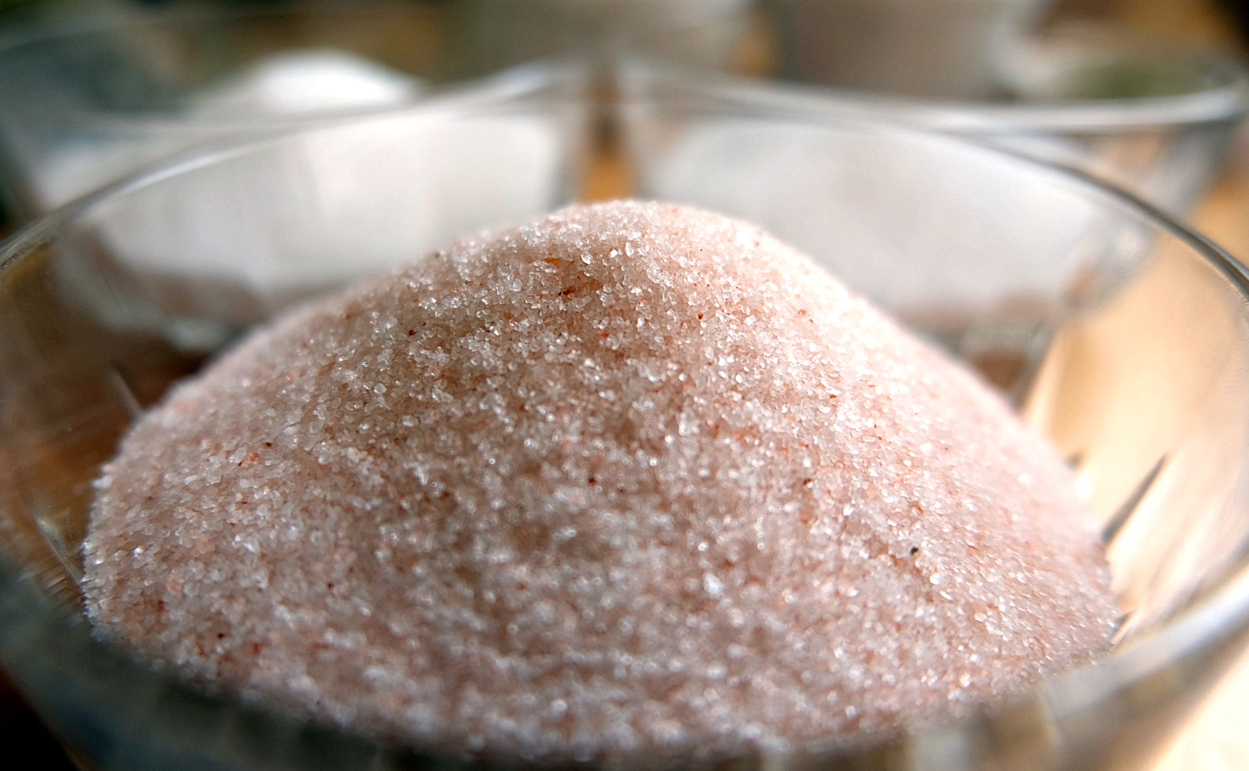 temptation, crystals, day, 4K, pakistan salt, food, bunch, asian food, bowl, kitchen utensil, close-up, healthy eating, meat, dinner, glass, himalayan salt, HD Wallpaper