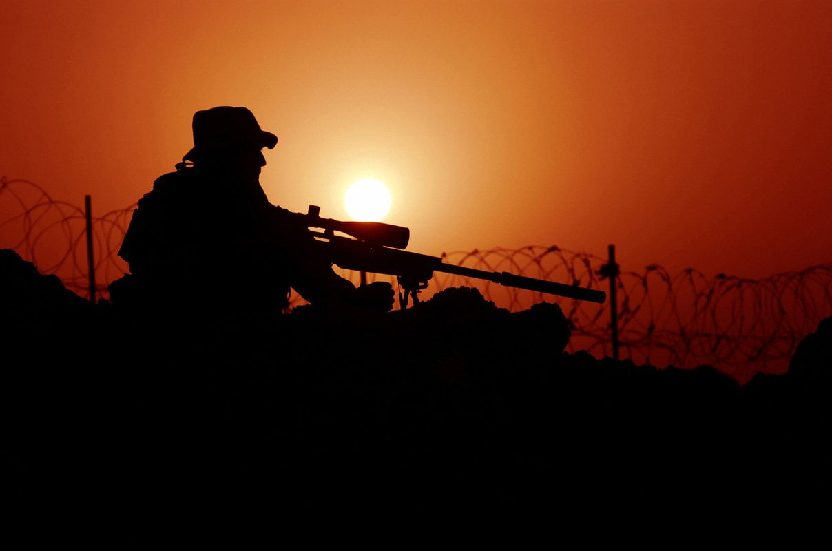 back Lit, army, equipment, sunlight, men, outdoors, armed Forces, copy space, orange Color, people, Silhouette, black Color, safety, outline, Sunset, special forces, HD Wallpaper