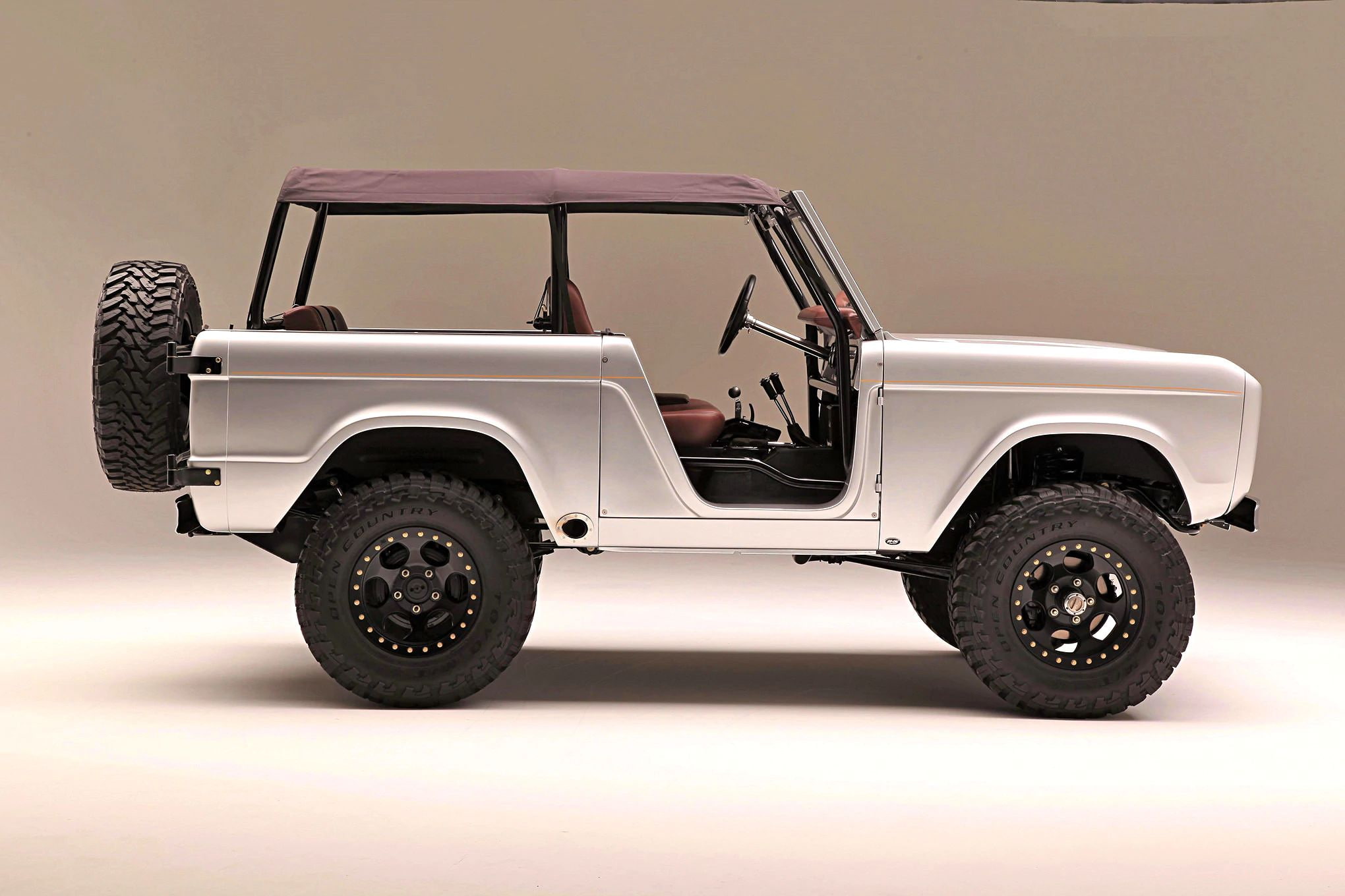 land vehicle, people, old, car, 1080P, motor vehicle, wheel, pick-up truck, offroad, retro styled, tuning, studio shot, ford, 1972, truck, custom, suv, HD Wallpaper
