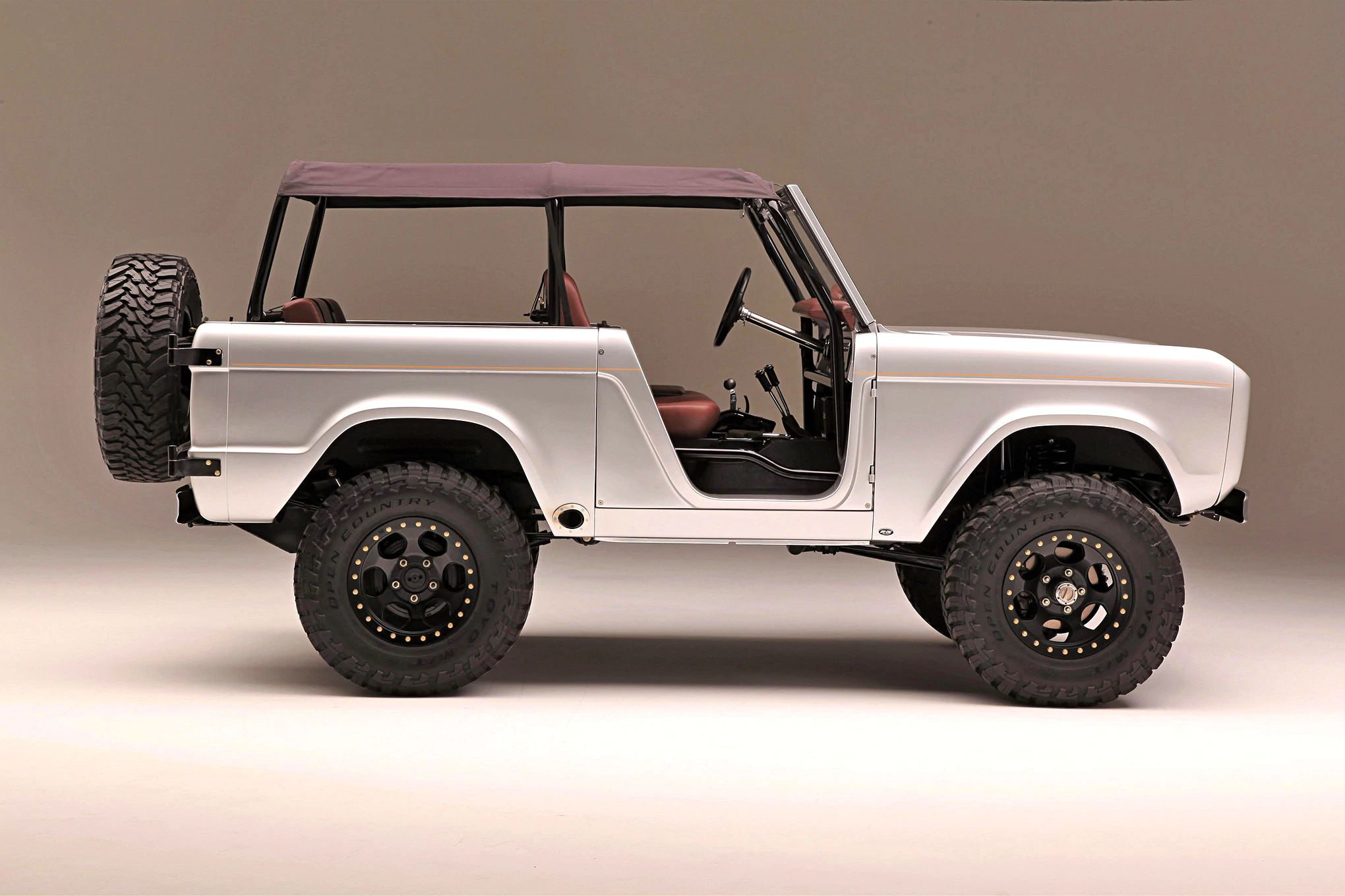 1080P, motor vehicle, profile view, 4x4, offroad, studio shot, indoors, suv, transportation, 2-door, pick-up truck, nostalgia, truck, land vehicle, antique, HD Wallpaper