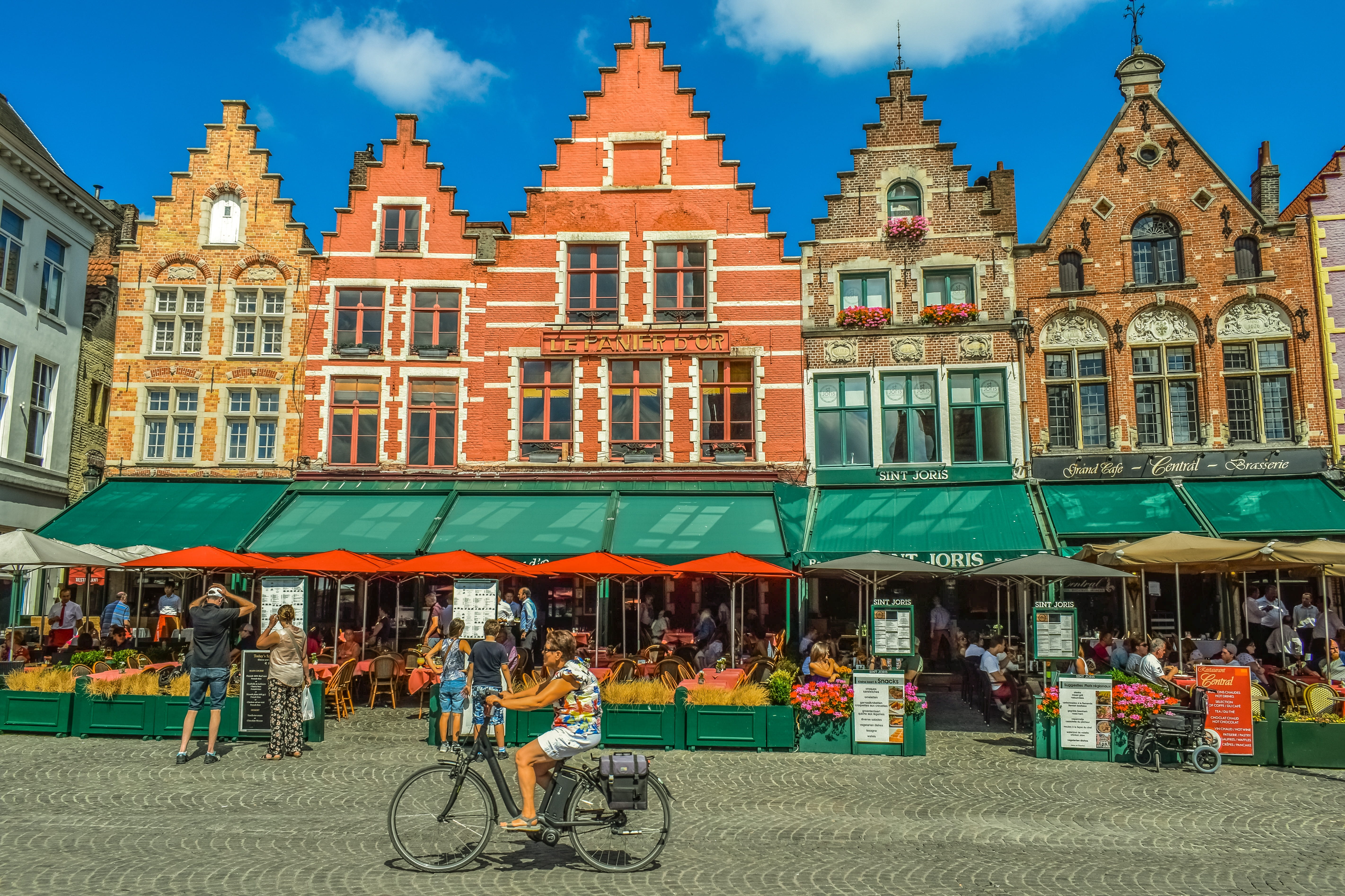 tourism, bicycle, transportation, 5K, women, adult, buildings, building exterior, group of people, building, nature, architecture, real people, picturesque, HD Wallpaper
