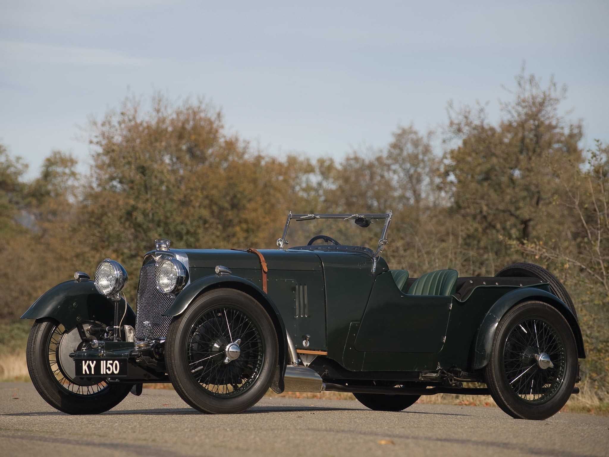 day, fashion, aston martin, obsolete, mode of transportation, vintage Car, old-fashioned, land, no people, luxury, sky, international, green, rally Car Racing, HD Wallpaper