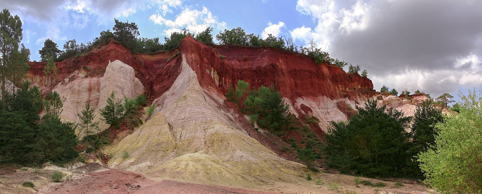 nature, red, plant, desert, tranquil scene, vaucluse, earth, provencal colorado, rock - Object, utah, scenics - nature, solid, france, geology, beauty in nature, HD Wallpaper