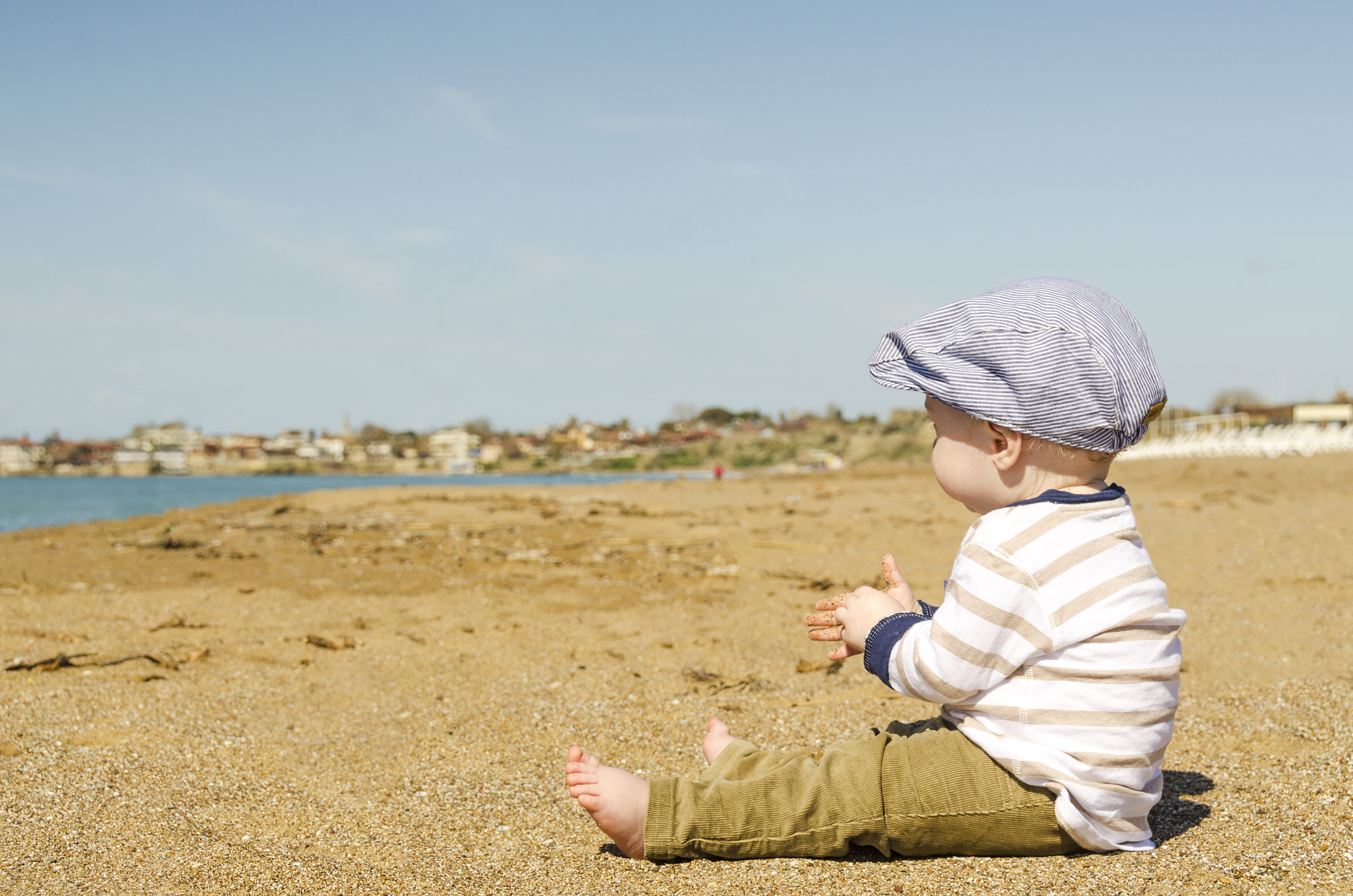 full length, kid, innocence, boys, seashore, young, toddler, looking, childhood, men, body, water, 4K, baby, nature, ochre, one person, sitting, sea, child, HD Wallpaper