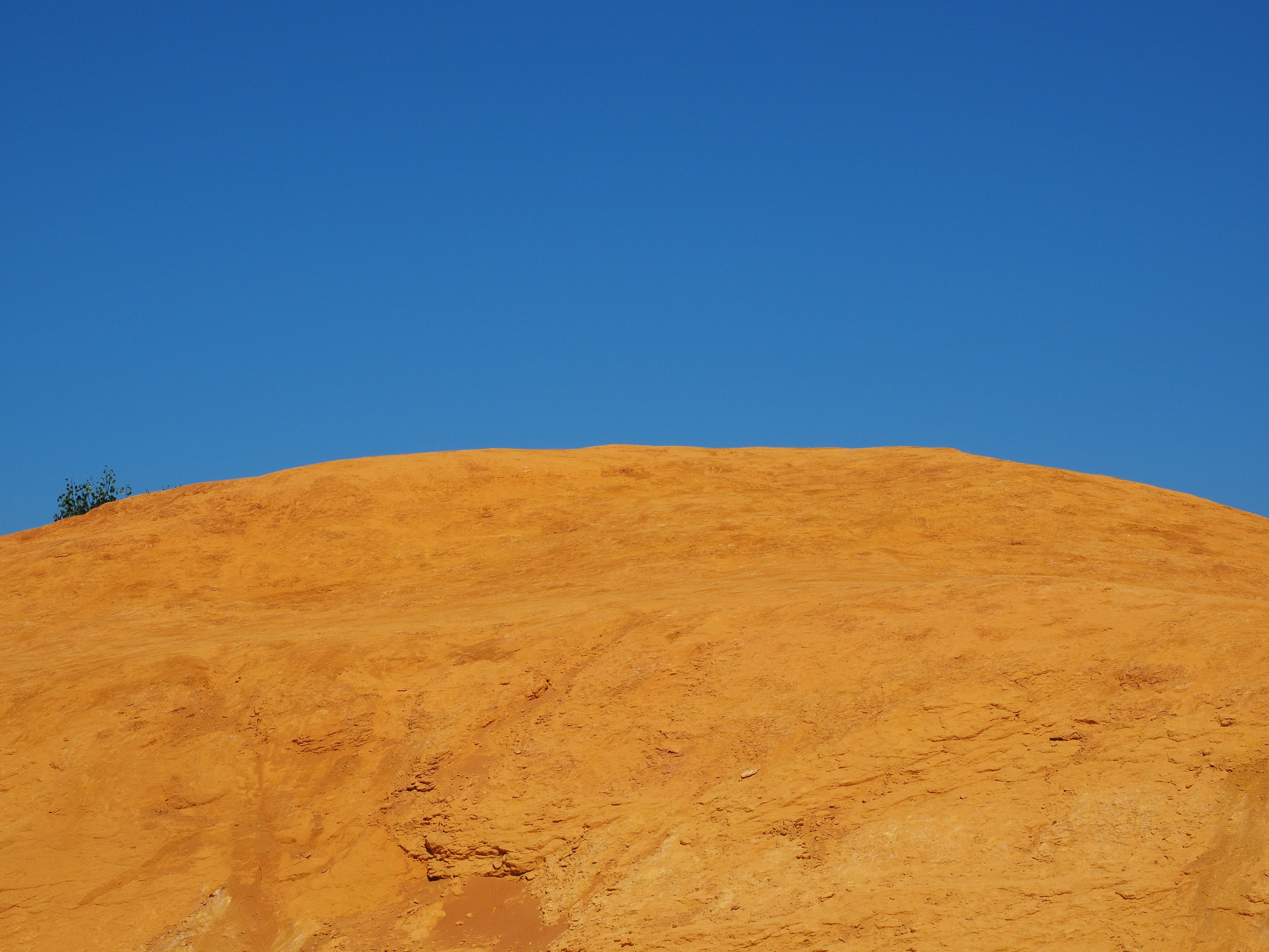 beauty in nature, provence-alpes-côte dazur, nature park luberon, mixture, landscape, red, brown ironstone, sky, department of vaucluse, vaucluse, sand, HD Wallpaper