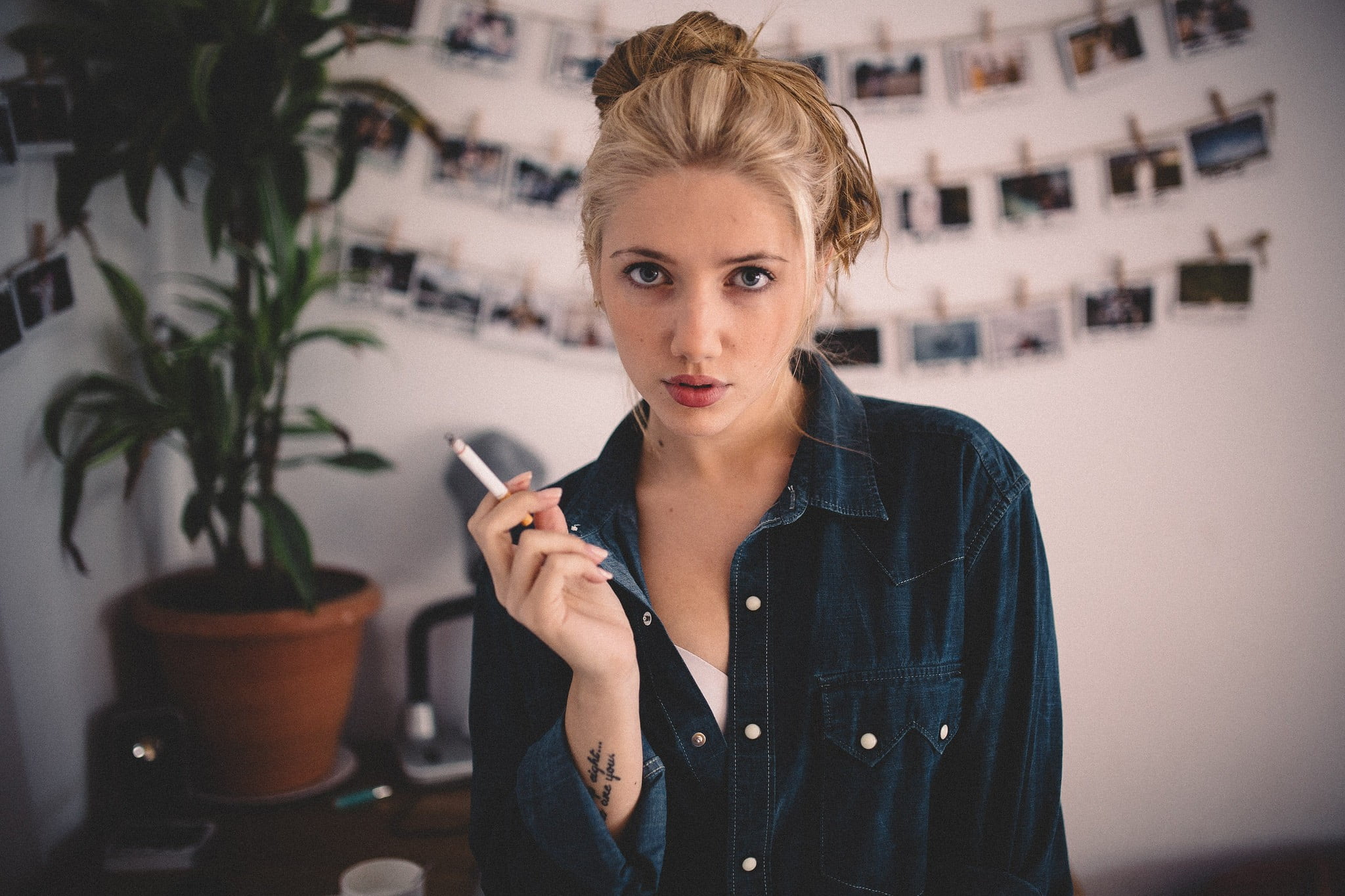 hair, 1080P, cigarettes, beautiful woman, tattoo, blond hair, portrait, front view, smoking issues, casual clothing, adult, young adult, young women, beauty, HD Wallpaper
