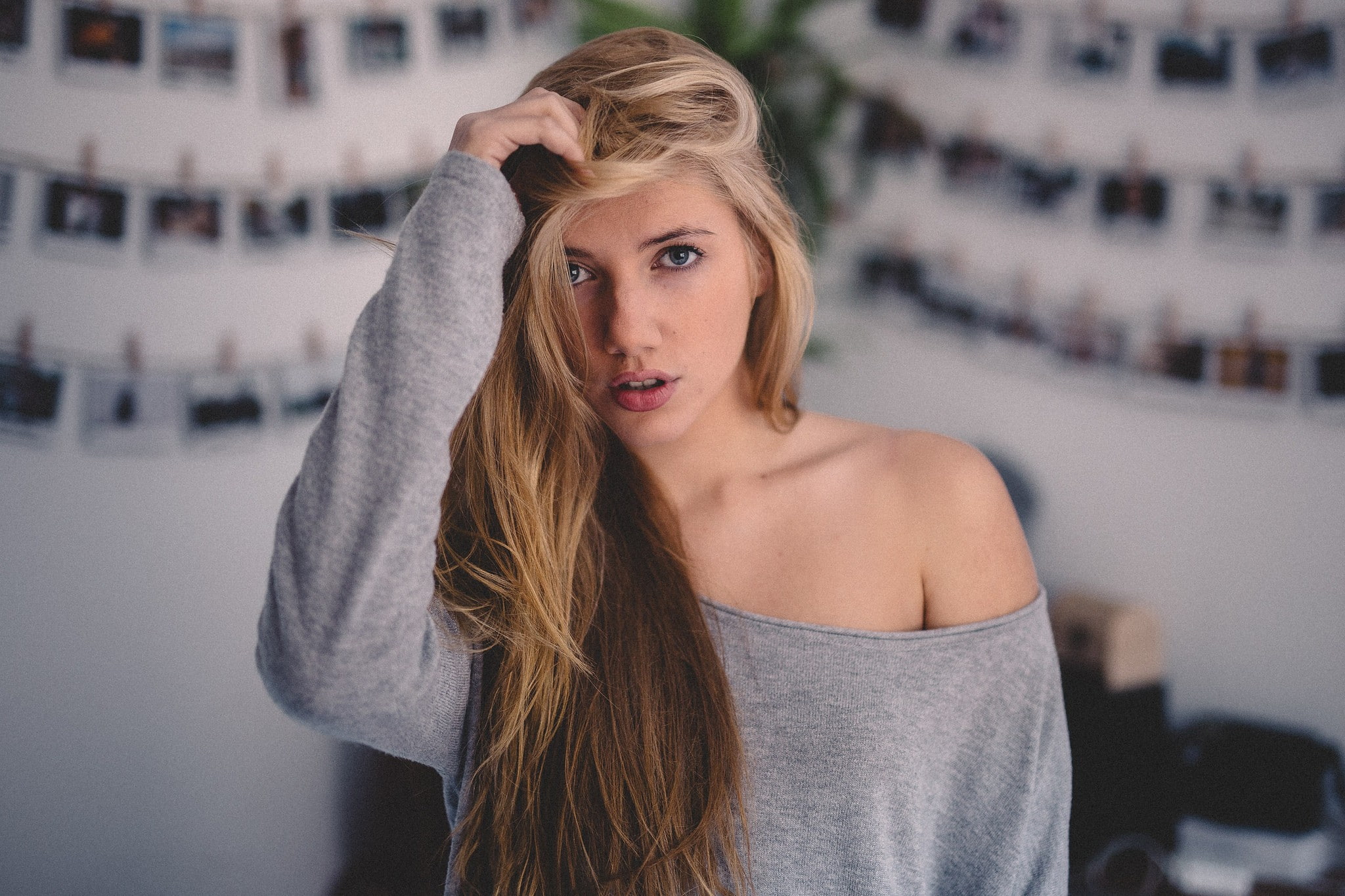 Judit Belmonte, hands in hair, women, open mouth, looking at viewer, blue eyes, Robert Marcillas Ronda, blonde, bare shoulders, 1080P, HD Wallpaper